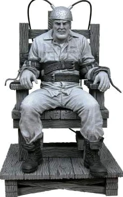 NECA Figura Sin City Marv En Silla Luz Y Sonido