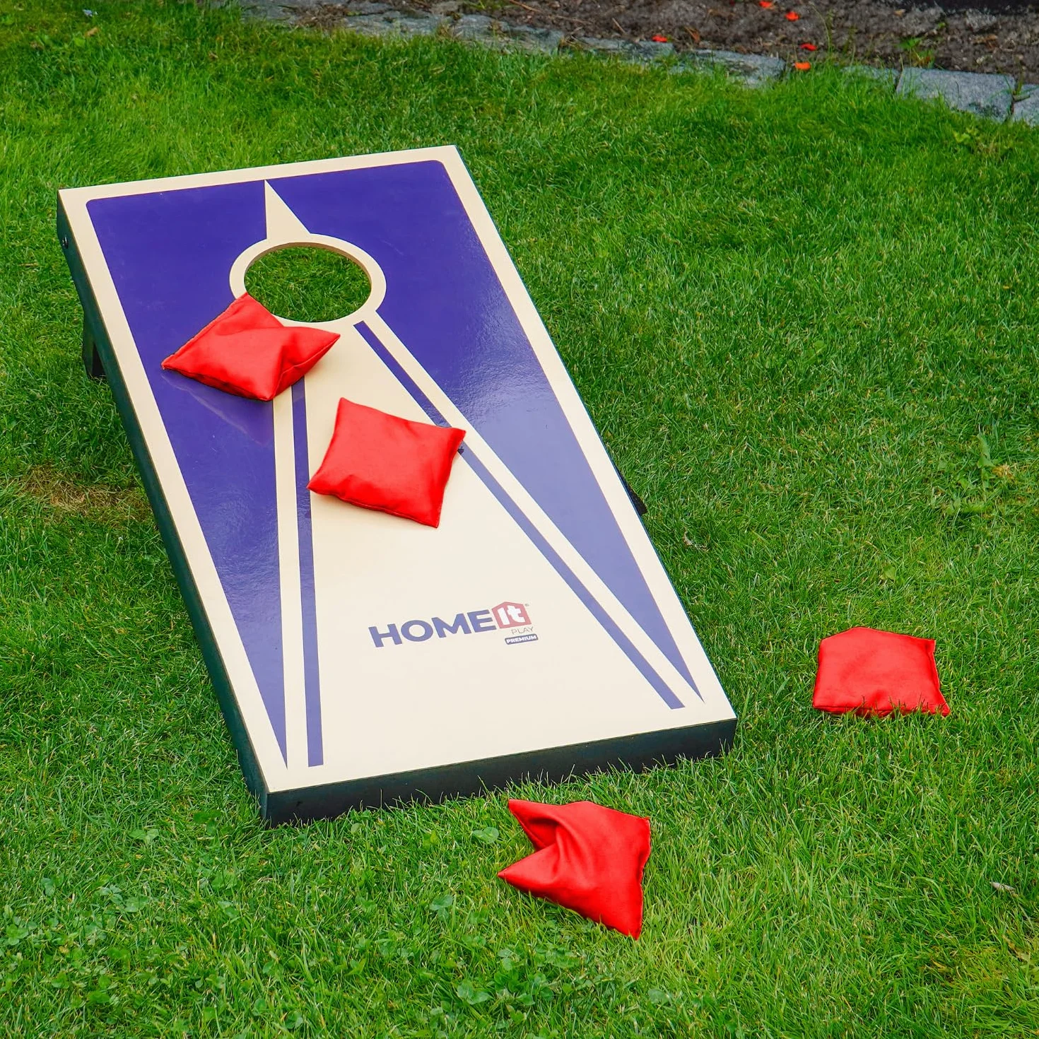 HOME It Play - Juego de Cornhole con Bolsas de Lanzamiento - 2 Tablas + 8 Bolsas - Juego de Exterior Compacto con Asas - Ideal para jardín y Playa Camping