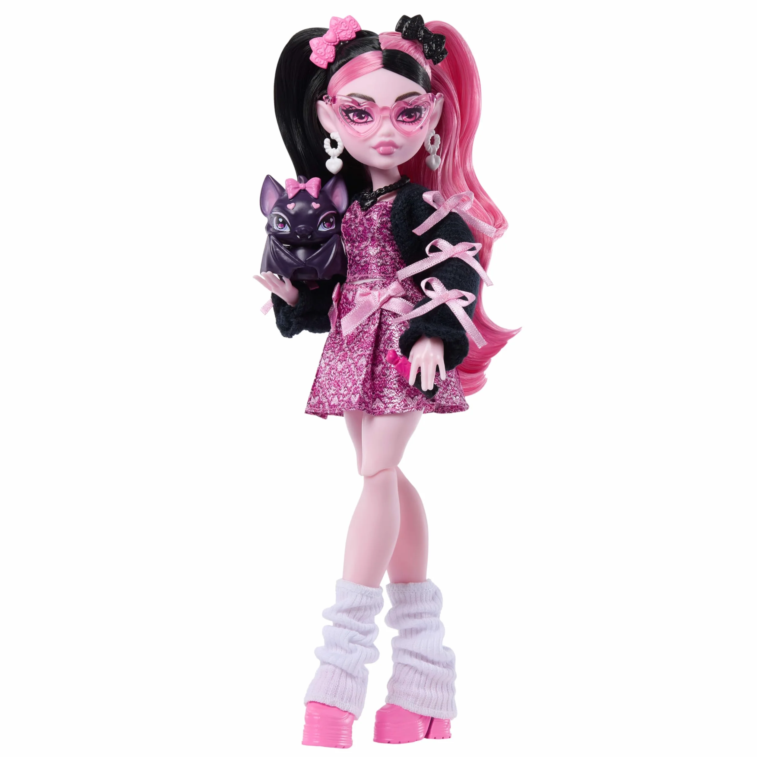Monster High Draculaura Muñeca con Vestido Rosa con Lazo y cárdigan Negro, murciélago Mascota Count Fabulous y 7 Accesorios, como Ramen, pintalabios y Bolso, JHK29