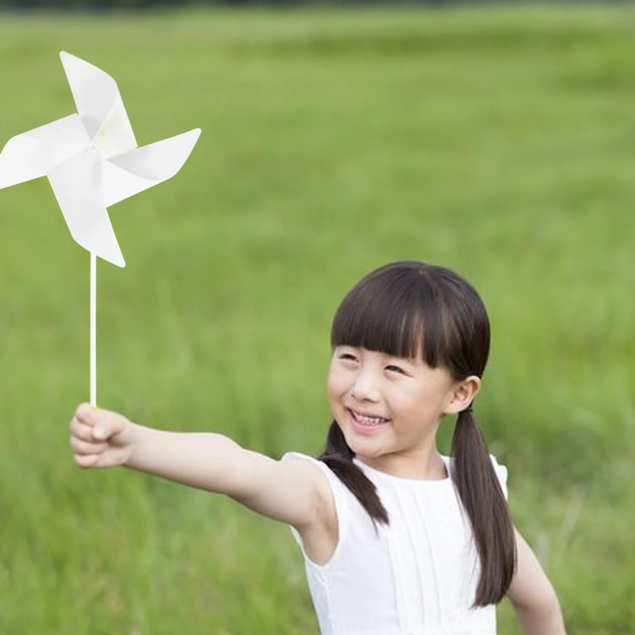 STOBOK Molino de viento de papel DIY para colorear para niños, 24 piezas, juego educativo para manualidades, molinillos de viento para jardín de infantes y juego al aire libre