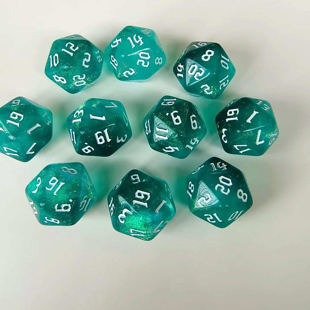 Dzxin Dados de rol 20 Caras,10 Piezas Caras Dados Poliédricos, 20mm D20 Dados para Dungeons and Dragons DND RPG MTG Juegos de Cartas de Mesa y Otros Juegos de Mesa (Verde)