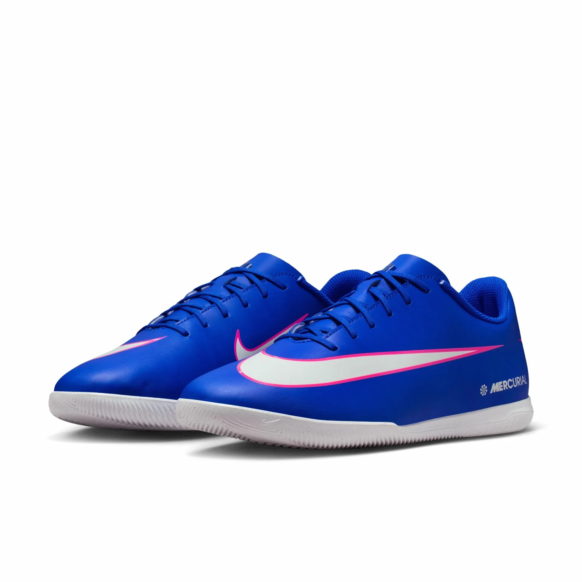 NIKE Vapor 16 Club IC Sneaker