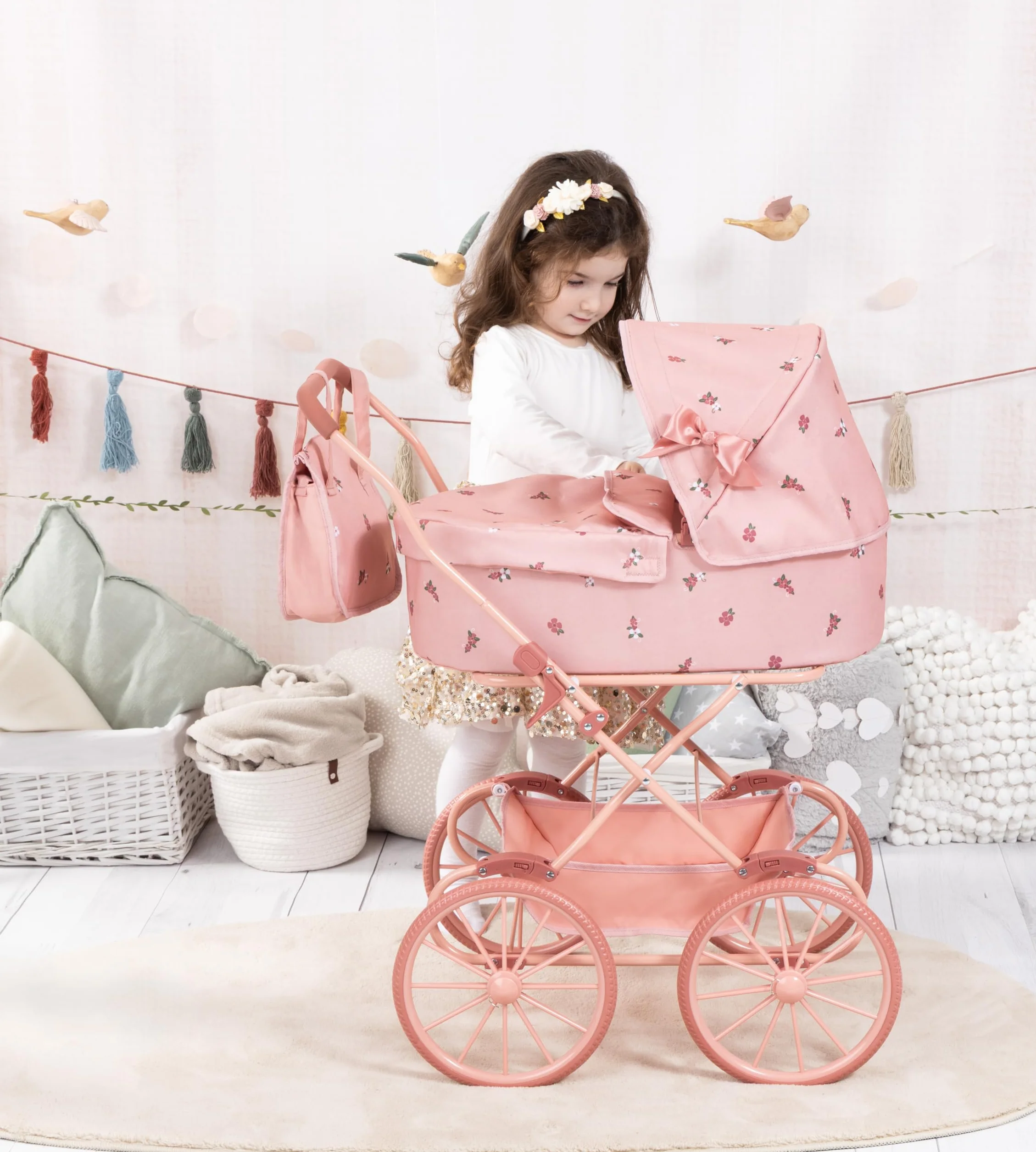 Bayer Design Cochecito de muñeca clásico con cesta integrada