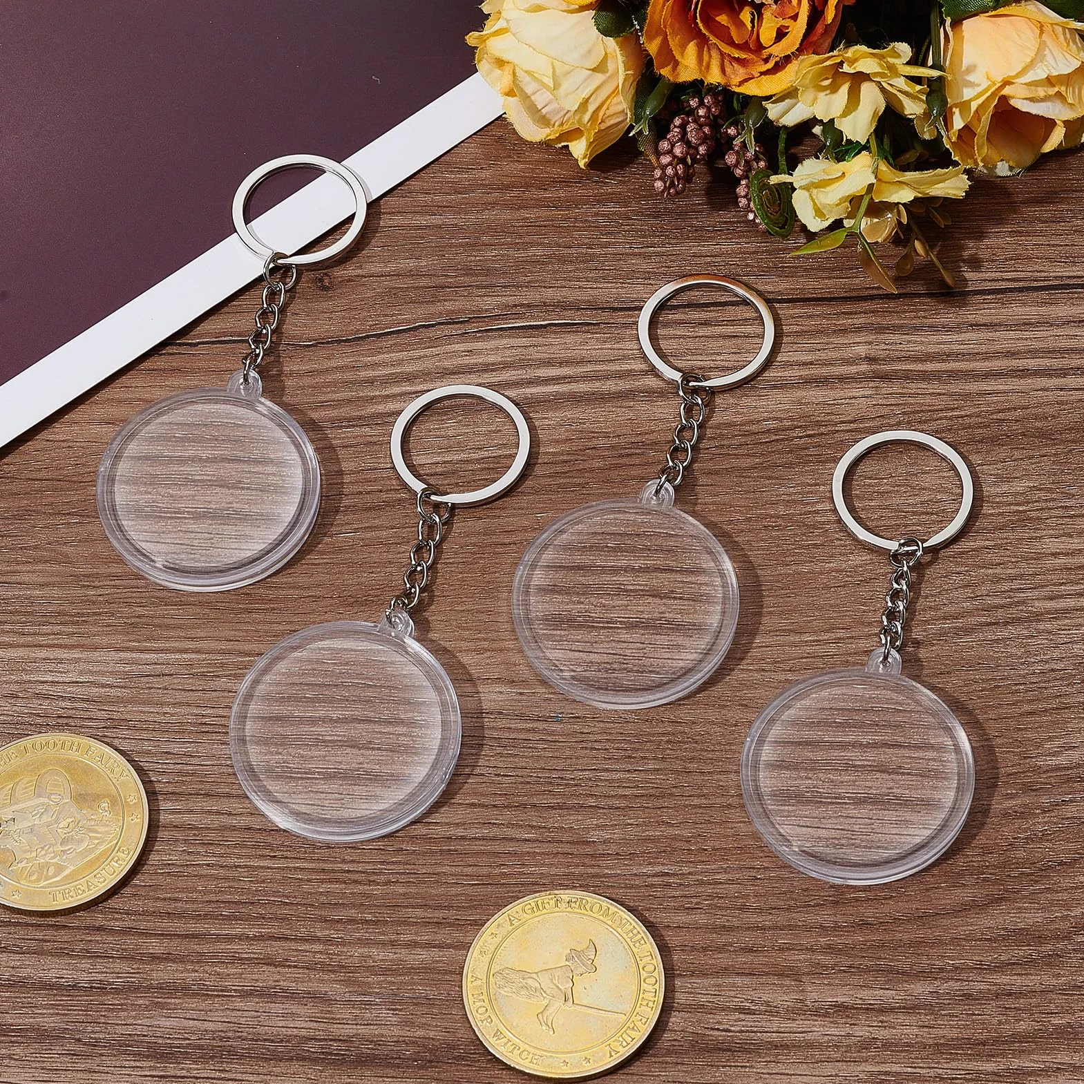 NICENEEDED 4 Llavero Porta Monedas, 1.57" Estuche Transparente con Cápsulas Duras para Monedas, Ideal para Medallones Y Colección de Monedas de Recuerdo.