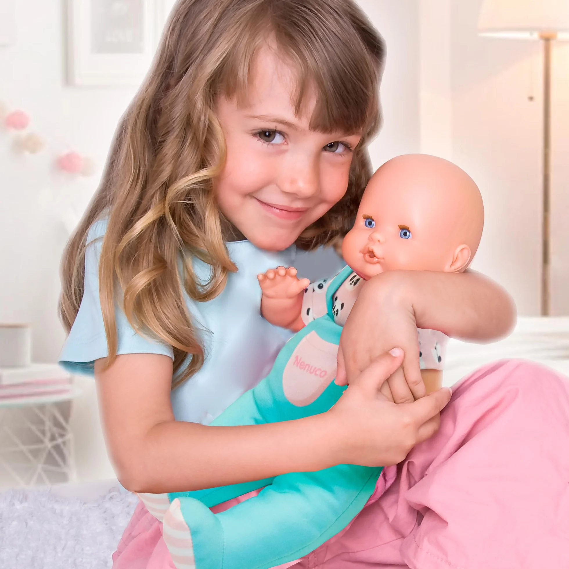 NENUCO - Biberón Mágico, Muñeco bebé blandito, el líquido del biberón desaparece Cuando el bebé se lo Haya Terminado. para niños y niñas a Partir de 10 Meses, (Famosa NFN86000)