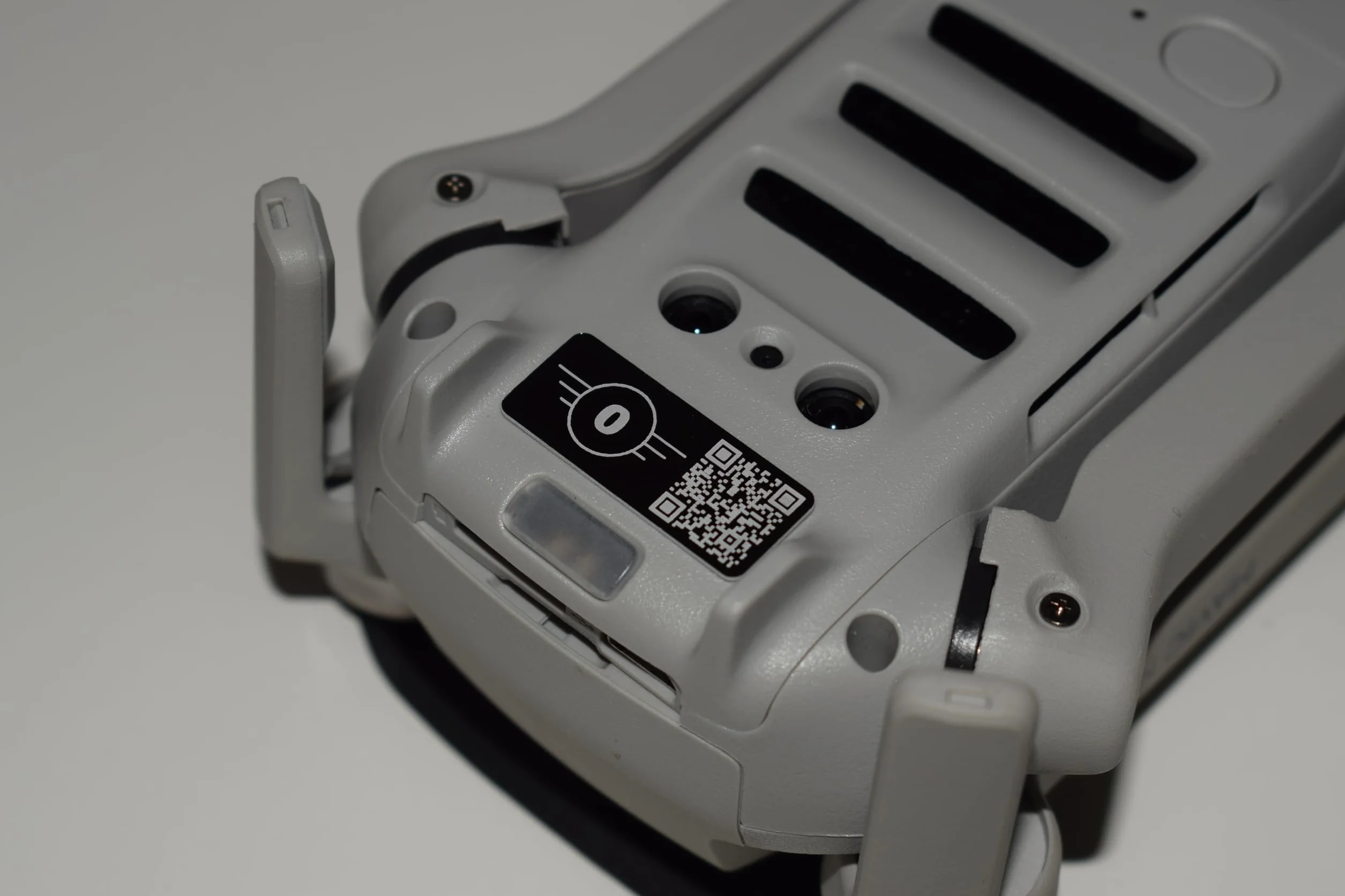 ● Pack 1 Uds. ● Placa Identificativa para Drones ● Placas para Dron CUMPLEN requisitos normativa EASA ● Tamaño Personalizados para Todos los Modelos de drone (Marcado de Clase EASA)
