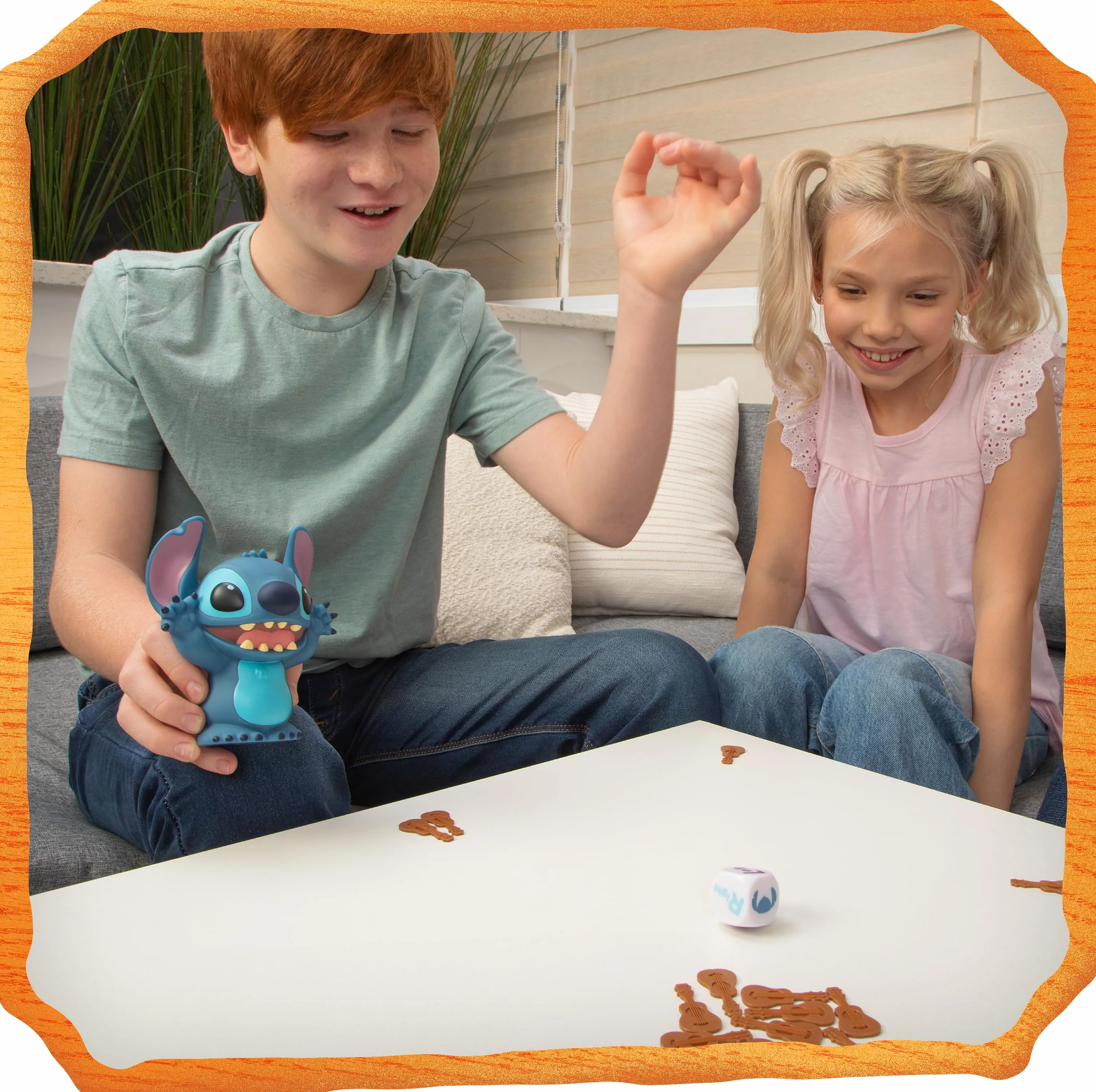 Goliath – Disney Laughing STITCH Game – Juego de Mesa Divertido para Niños 6+ Años – Velocidad & Reflejos – Stitch Electrónico con Sonidos, Dado y Fichas – Para Familia– 2+ Jugadores – Pilas Incluidas