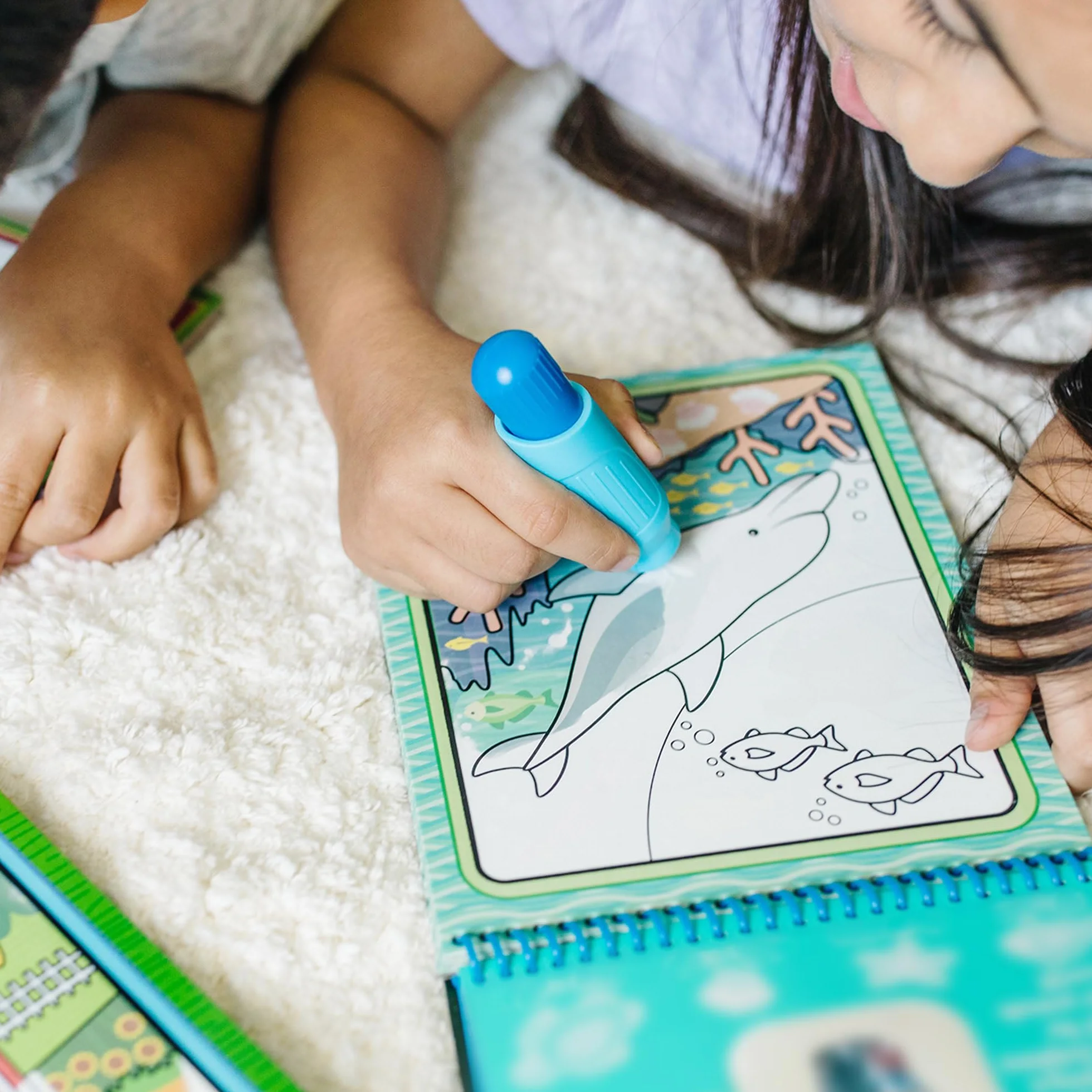 Melissa & Doug - Water Wow! Mundo Submarino: Tablero y Bolígrafo de Agua Reutilizables, 4 Páginas Reutilizables para Pintar con Agua - Manualidades Niños - Regalo Niño 3 años + - Certificados FSC