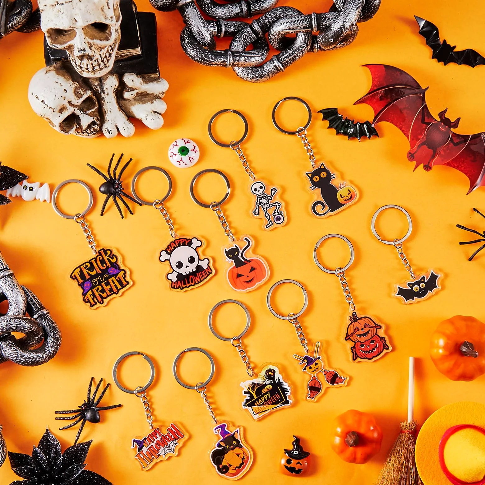 Kigeli 60 llaveros de Halloween, accesorios de Halloween, llavero acrílico de Halloween a granel, llavero colgante para hombres y mujeres, llaveros y llaveros para Halloween, joyería de regalo,