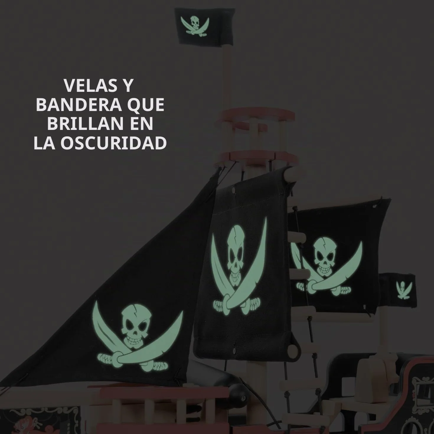 Le Toy Van - TV246 - Juego de Madera Galeón Pirata 3 años, Barco Pirata de Barbarroja, 2 Piratas incluidos, Brilla en la Oscuridad, 48 x 24 x 49 cm, Juegos ecológicos Montessori