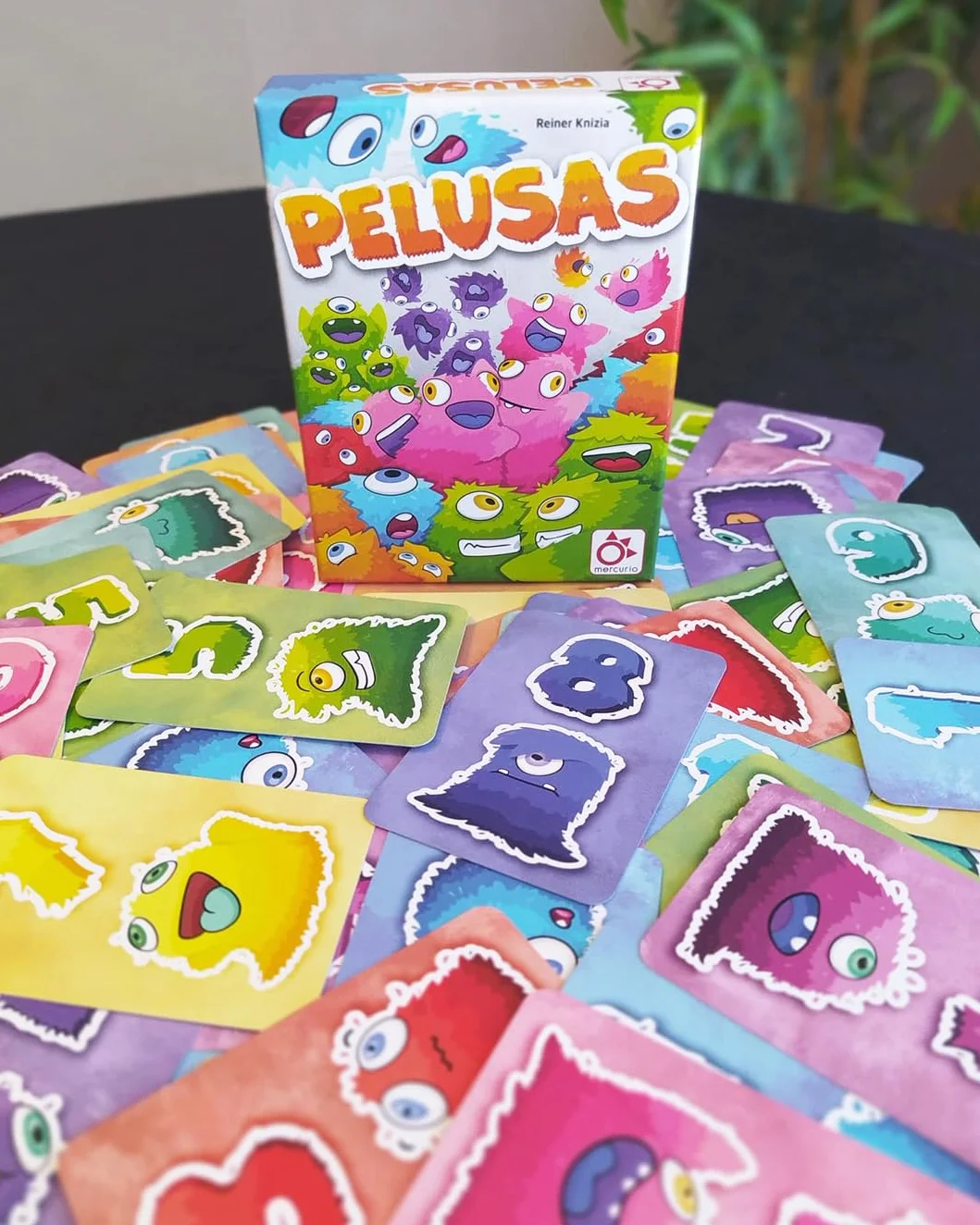 Mercurio Pelusas Juego de Cartas Ágil y Divertido 110 Cartas 20 min 8+ Años 2-6 Jugadores