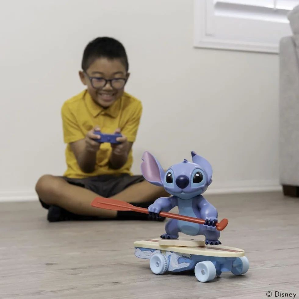 Jada - Disney Stitch Surfer Radiocontrolado - Personaje Gira 360° - Se Levanta Solo - Producto Oficial - A Partir de 3 Años