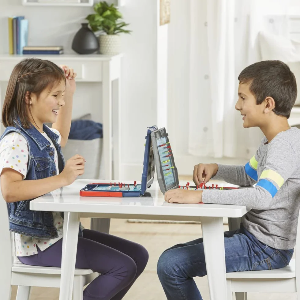 Juego de Mesa clásico Hundir la Flota, Juego de Estrategia a Partir de 7 años, Divertido Juego Infantil para 2 Jugadores