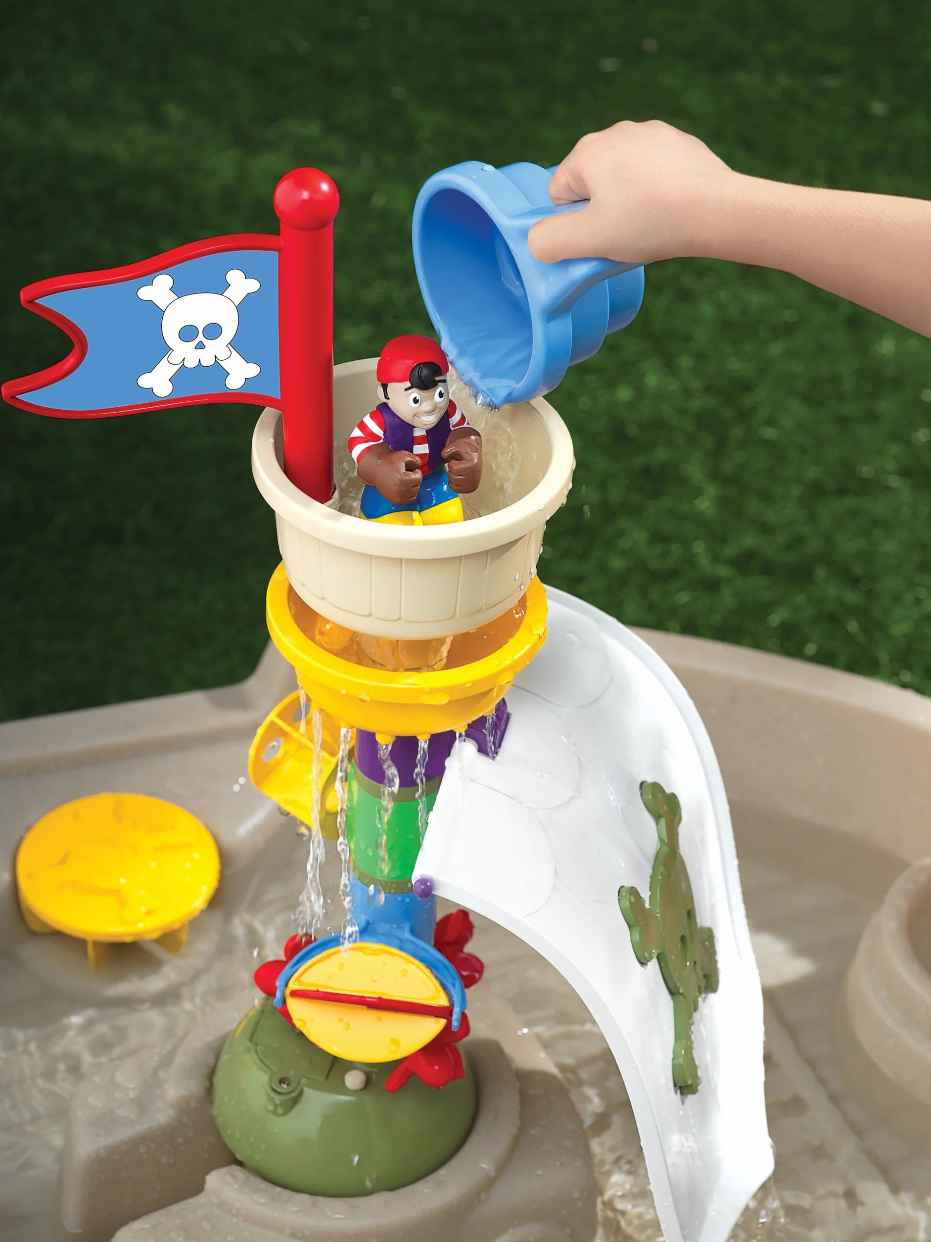Little Tikes Anchors Away Pirate Ship - Mesa de Juego Acuática con Cañón, Spinner y Diversión con Salpicaduras, Fomenta el Juego Creativo, para Niños Entre 3 y 10 Años