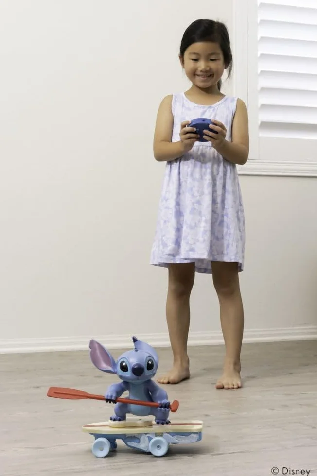 Jada - Disney Stitch Surfer Radiocontrolado - Personaje Gira 360° - Se Levanta Solo - Producto Oficial - A Partir de 3 Años