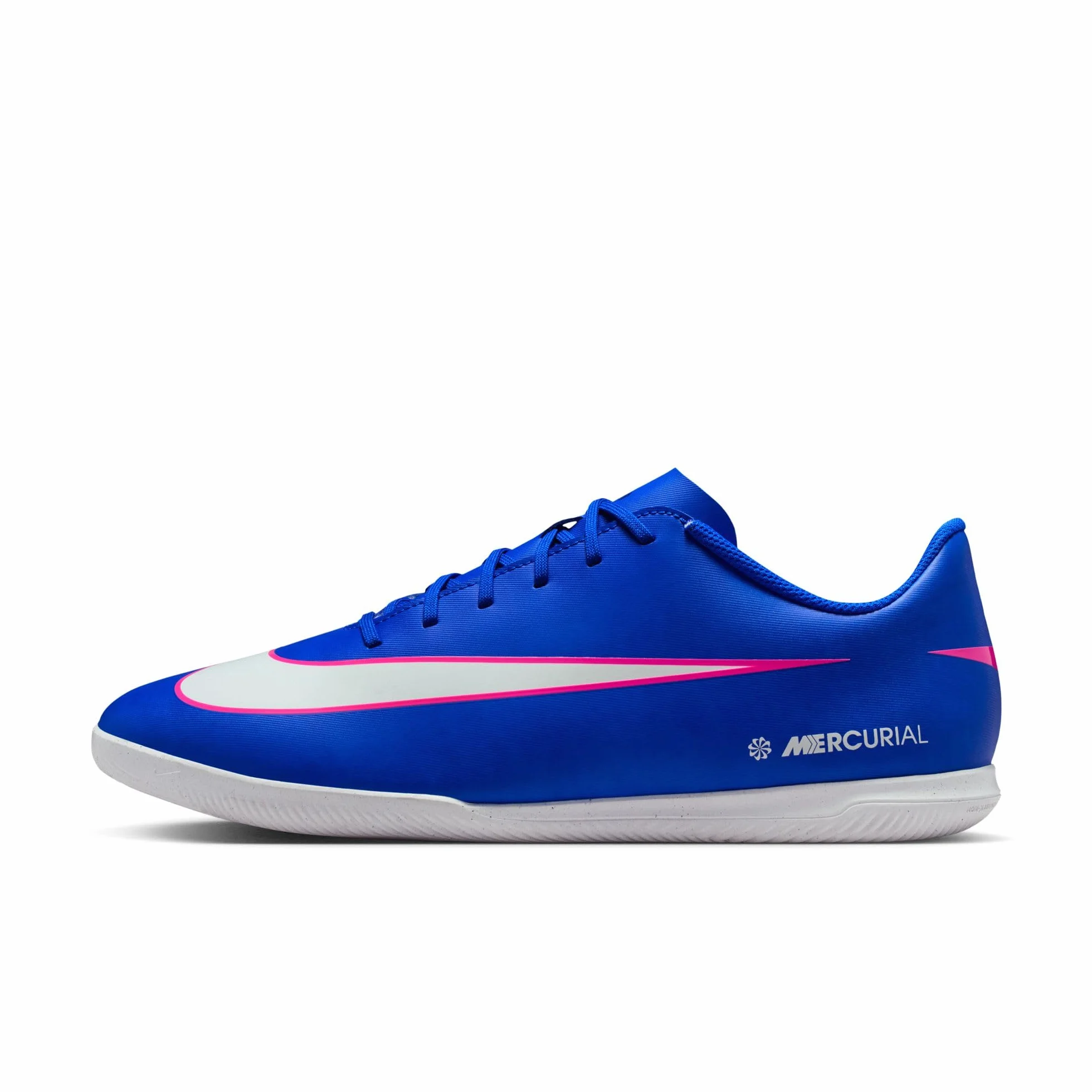 NIKE Vapor 16 Club IC Sneaker