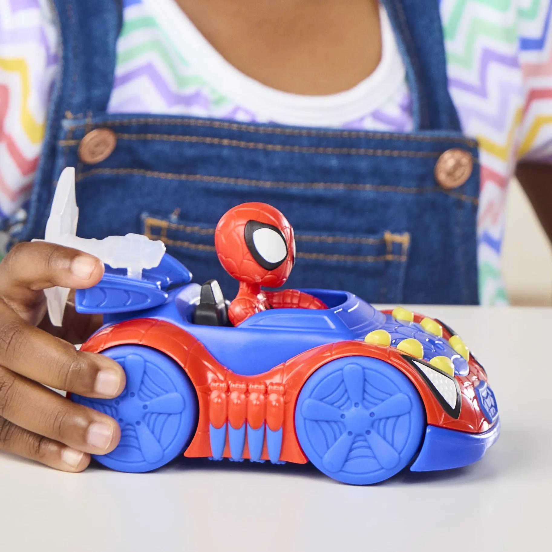 Marvel Spidey and His Amazing Friends, Bólido arácnido, Figura de acción y Coche de Juguete