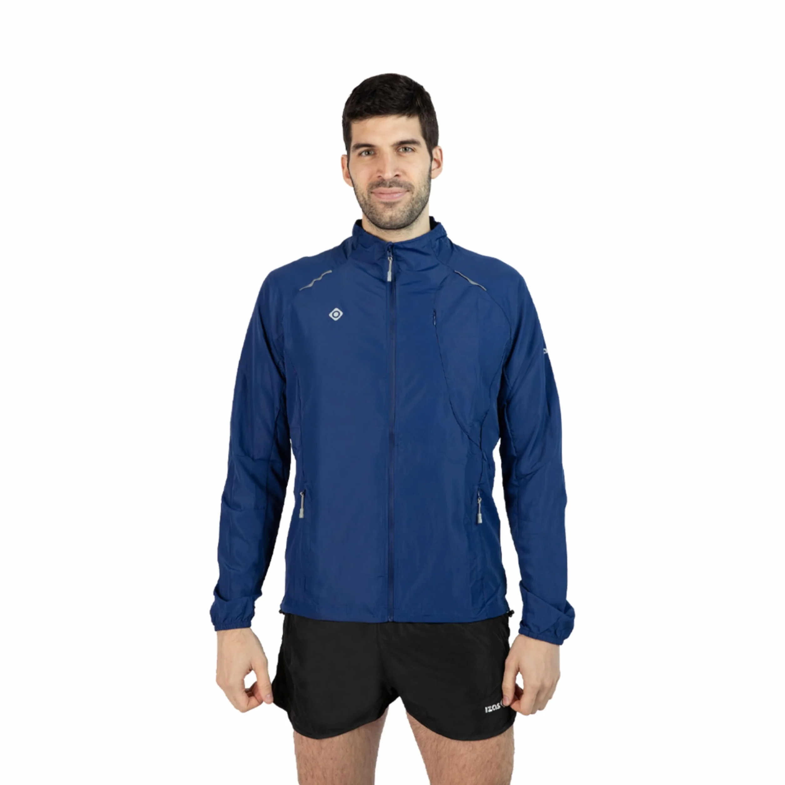 Izas Brezel Chaqueta Ligera Hombre Running Trekking AWPS DRY Coolspeed Corte Ajustado Mangas Anatómicas Ventilación Reflectantes