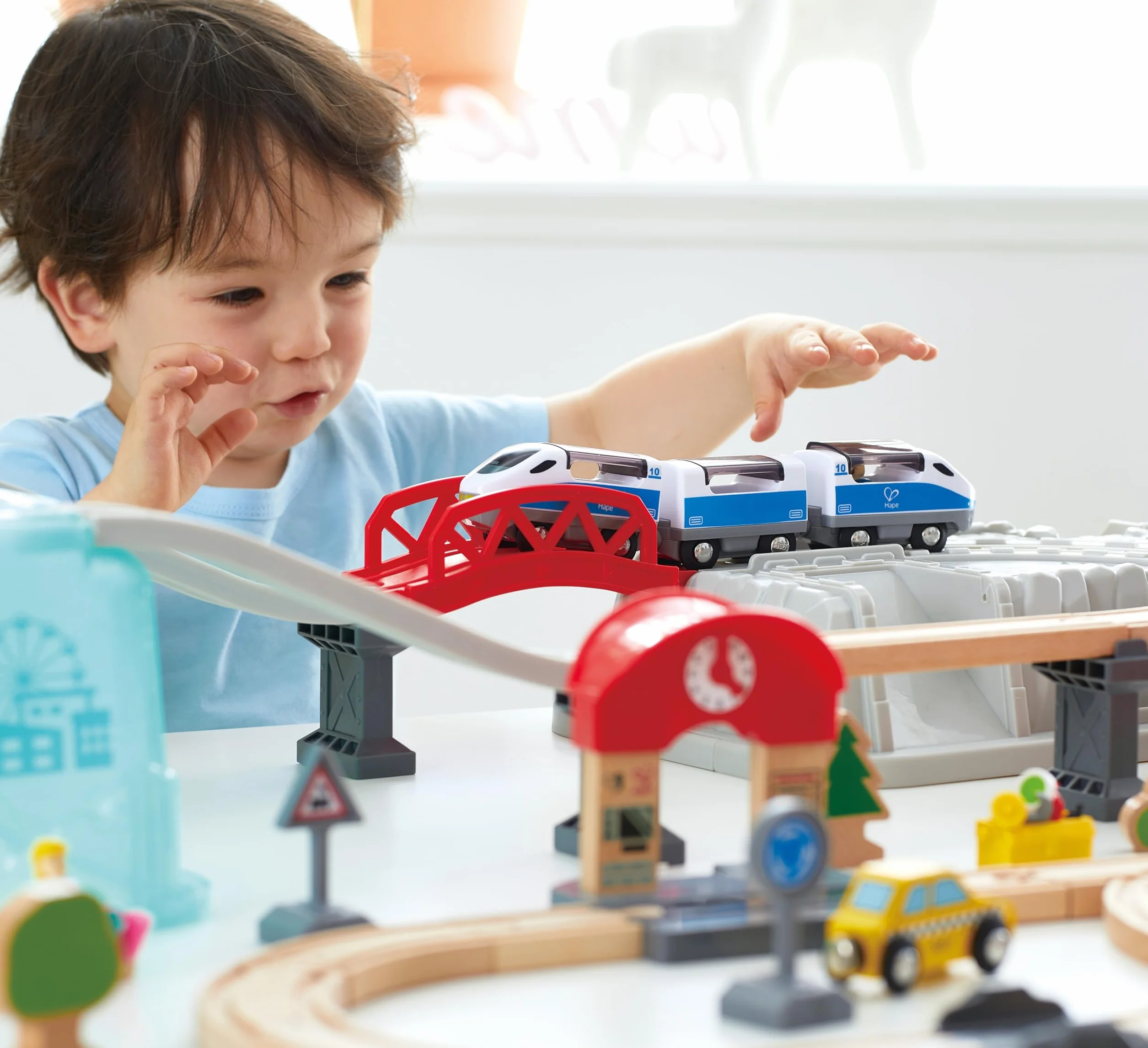 Hape - Juego de Bloques de Construcción de Ferrocarril (Toynamics E3771)