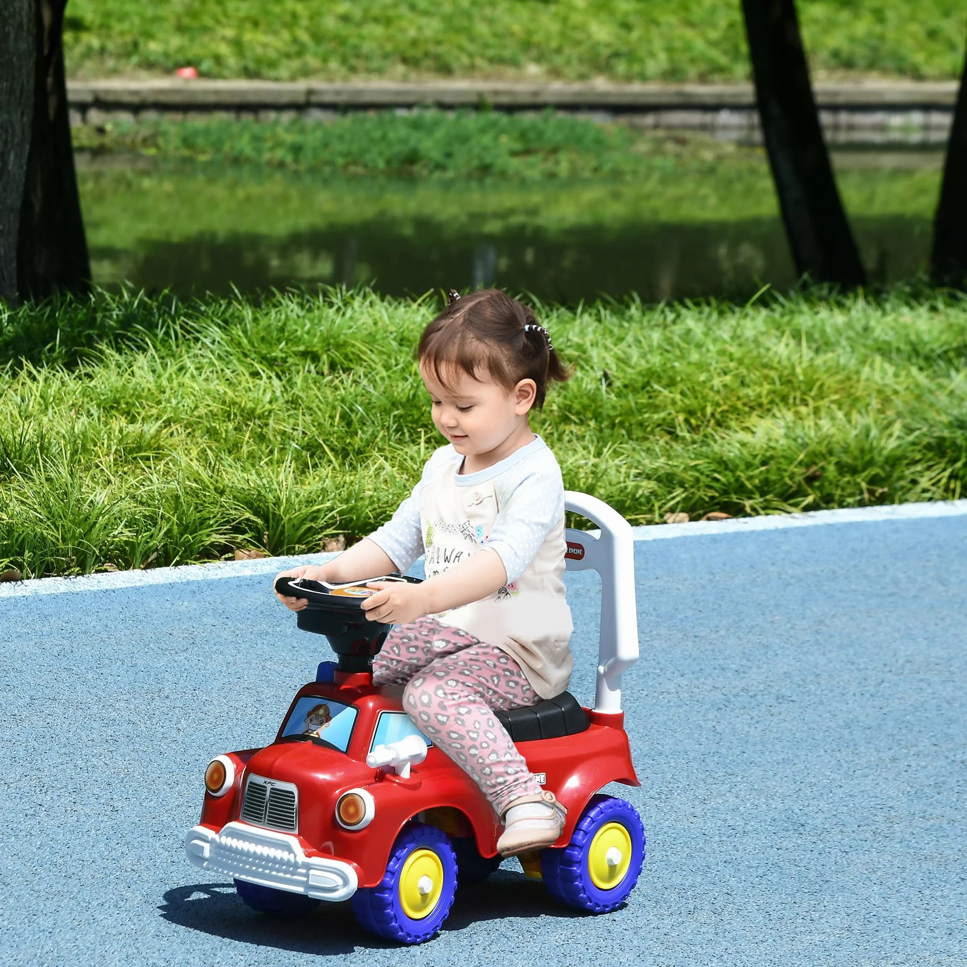 AIYAPLAY Coche Correpasillos para Niños de 18-36 Meses, Diseño de Camión de Bomberos, Correpasillos con 3 Luces, Música, Compartimento de Almacenaje y Volante, 49x24x42 cm, Rojo