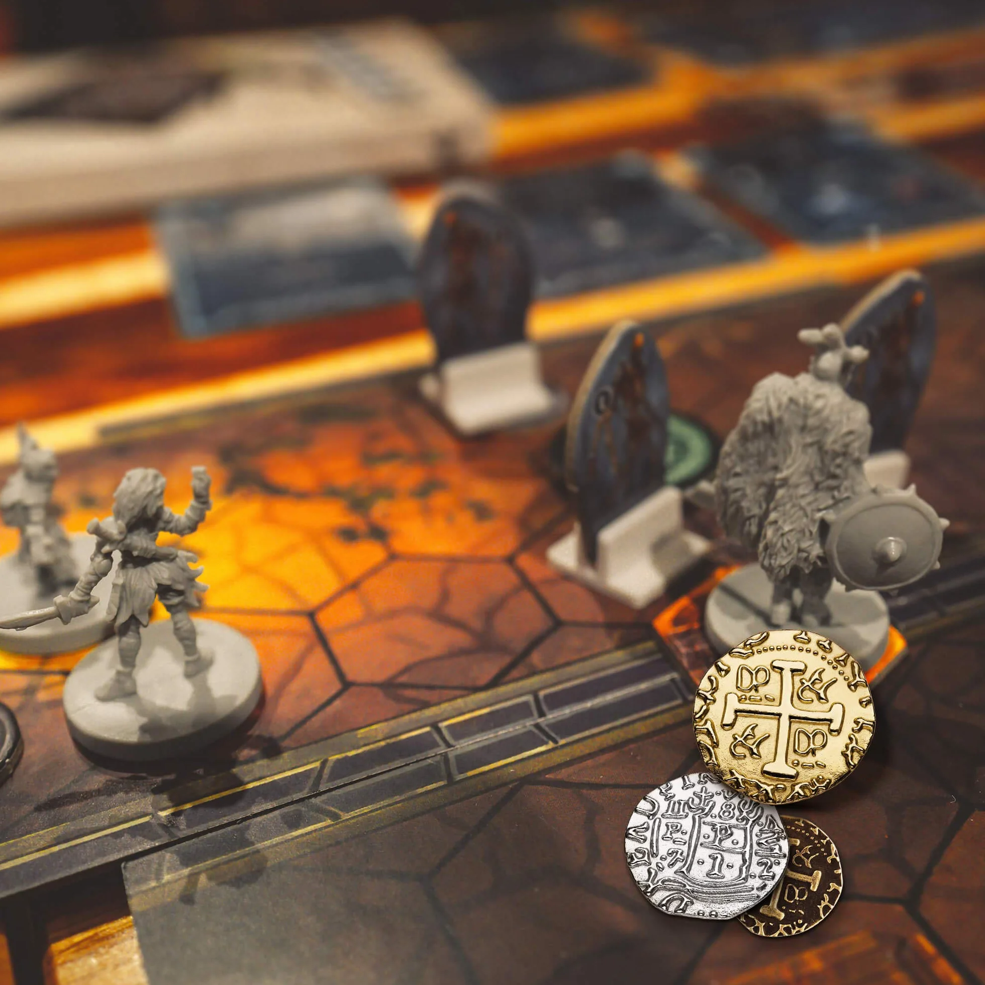 Monedas Piratas de Metal - 36 Monedas De Oro, Plata y Bronce para Juegos De Mesa Adulto, Juegos De Mesa Niños, Cofre del Tesoro, DND, Gloomhaven Dinero Falso - Tamaño Mix