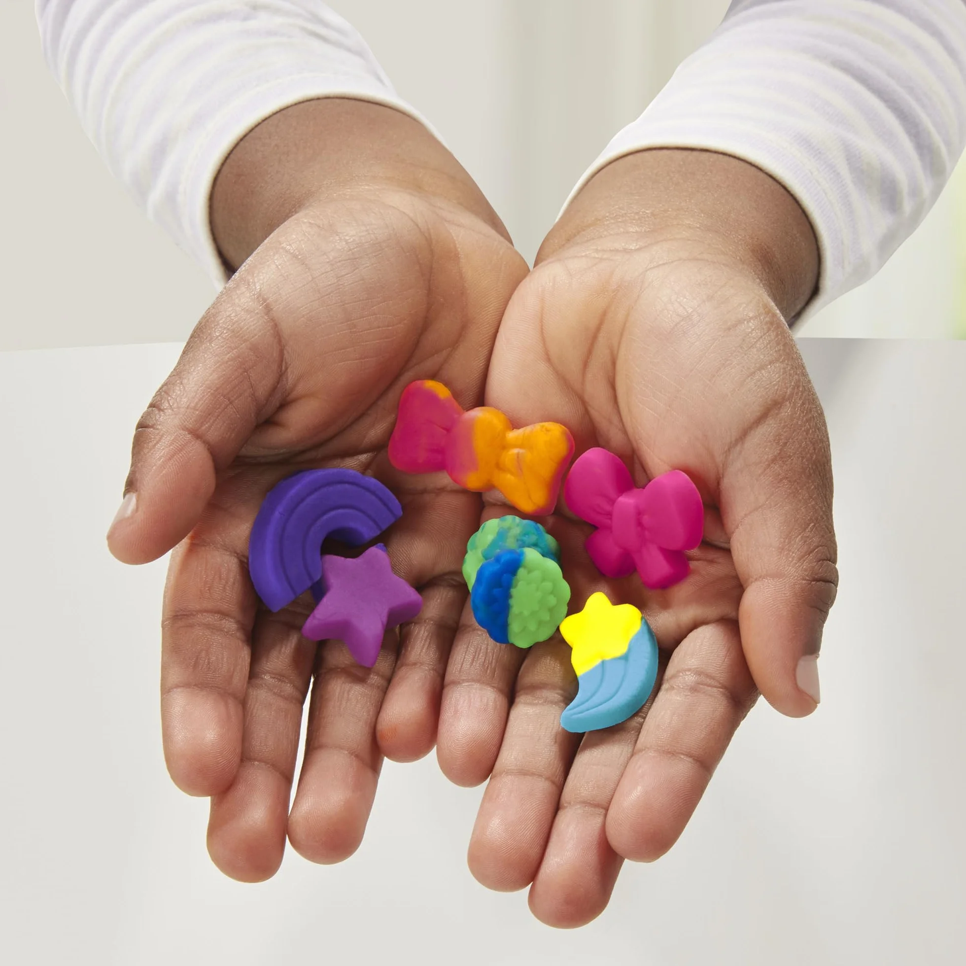 Play-Doh Hasbro Peluquería, Manualidades para Niñas y Niños a Partir de 3 Años, Set con Herramientas y 6 Botes de Plastilina de Colores, Regalo Creativo