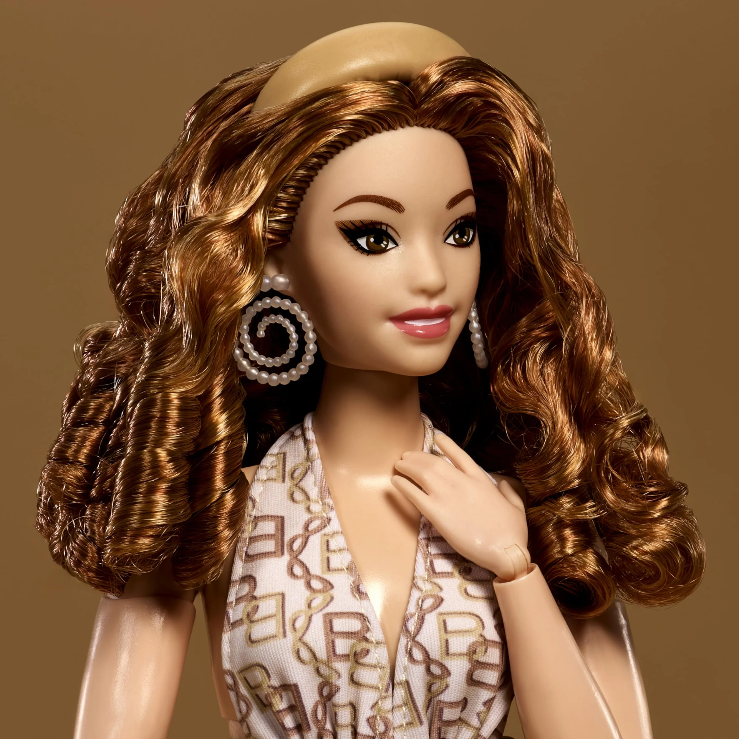 Barbie Basics You Create Kit Neutro 003, Conjunto con muñeca Personalizable, Ropa de Talla Universal, Cuerpo articulado y Cabeza Intercambiable, JJX37