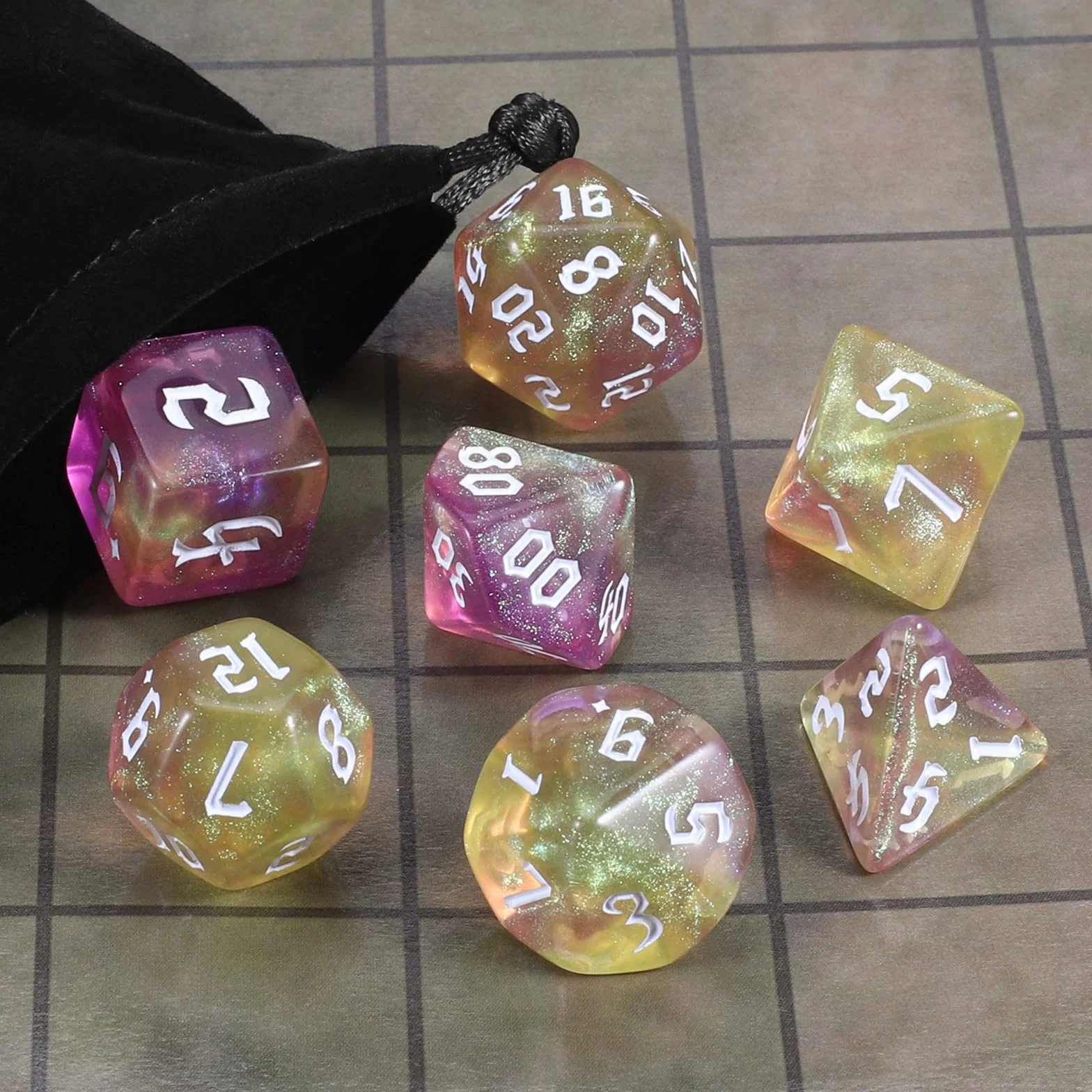 QMAY Juego de dados DND Dados Poliédricos - 7 piezas para Dungeon y Dragons MTG RPG D&D D20, D12, D10, D%, D8, D6, D4 (amarillo mezclado con púrpura + brillo)