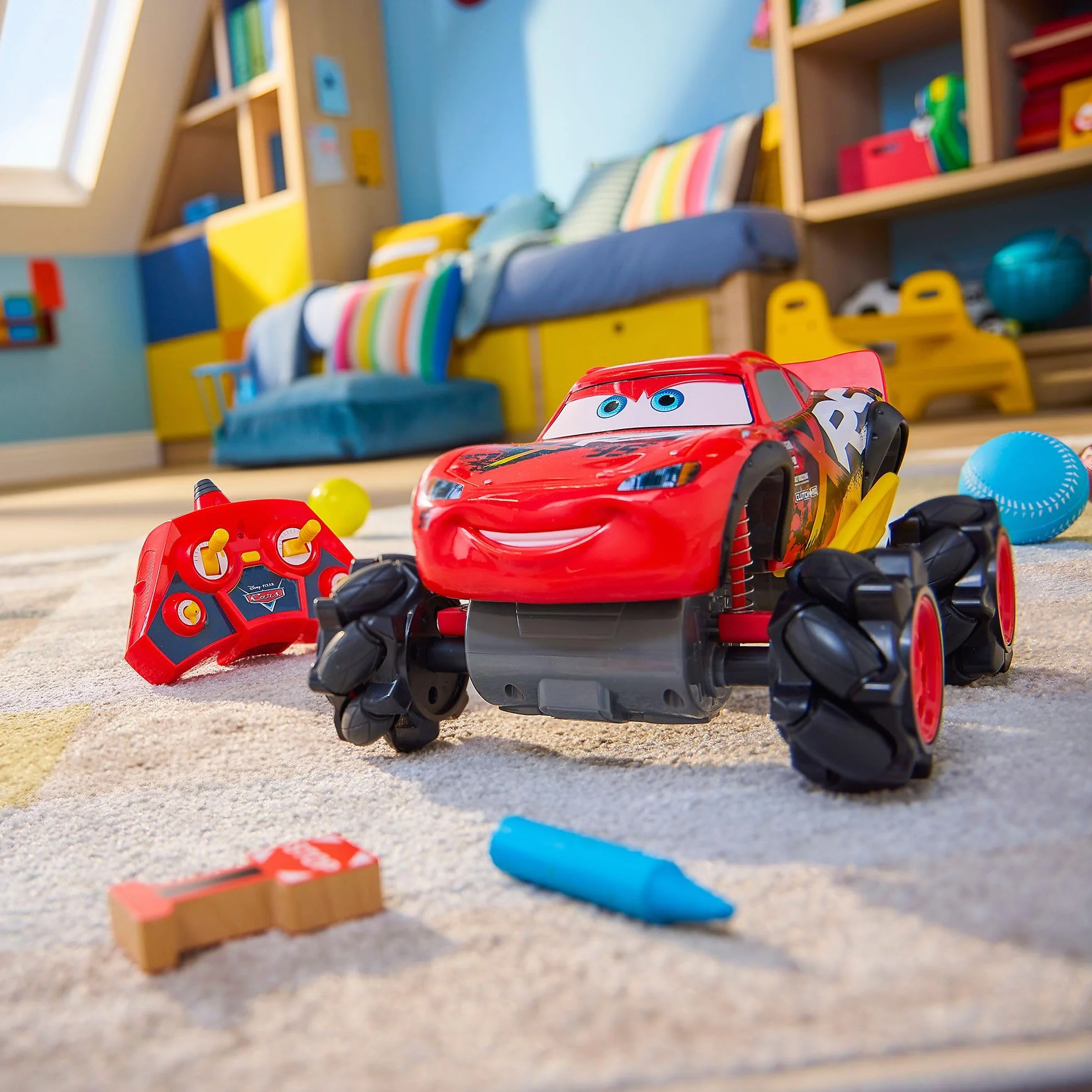 Disney Store Official, Cars, Rayo Mcqueen, Coche teledirigido, 25 cm, para niños, Juguete teledirigido de Alta Velocidad con Ruedas extragrandes y Giro de 360°, para Mayores de 3 años