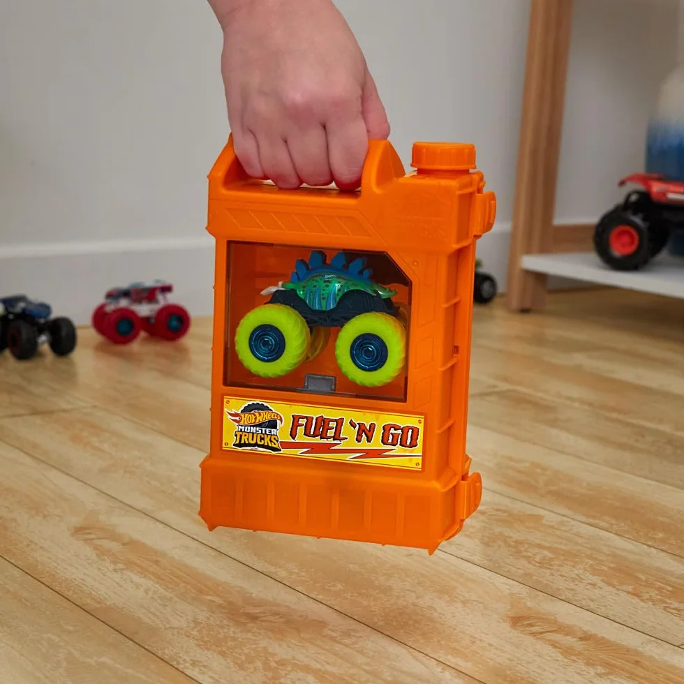 Hot Wheels Monster Trucks Reposta y arranca Pista para coches de juguete con forma de bidón de gasolina, incluye 2 vehículos, + 4 años (HXT04)