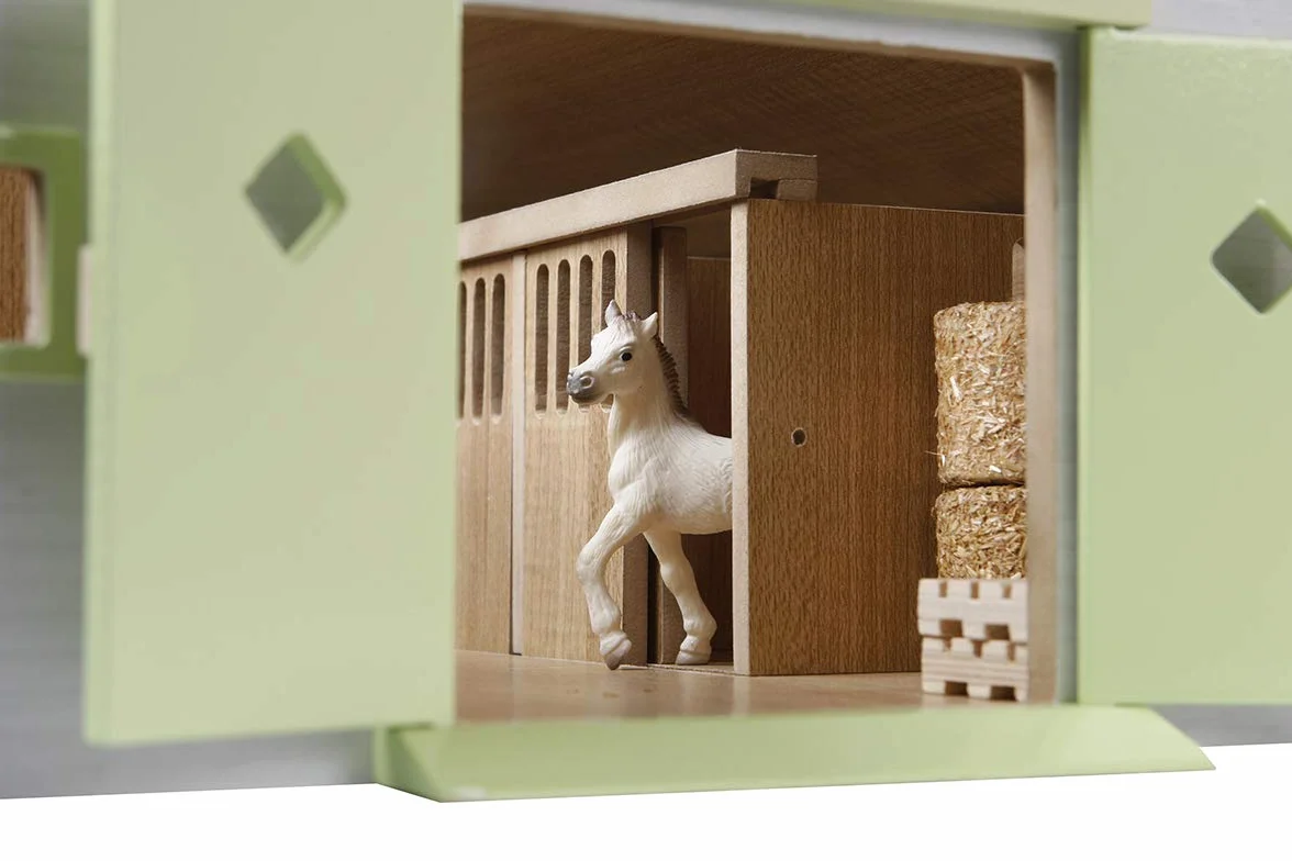 Van Manen Kids Globe Farming Granja Ecuestre con 9 establos, Caballo, cuadra de Madera con Techo Plegable, 610188, Color Rosa