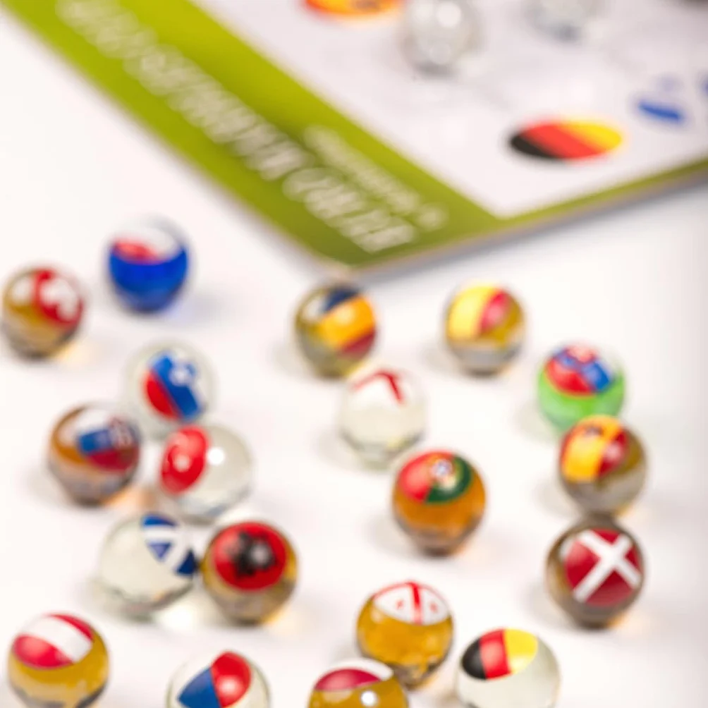 Colección Eurocopa 25 Canicas de Cristal con Banderas de Países del Mundial de Fútbol - 16 mm Ideal para Circuitos y Carreras