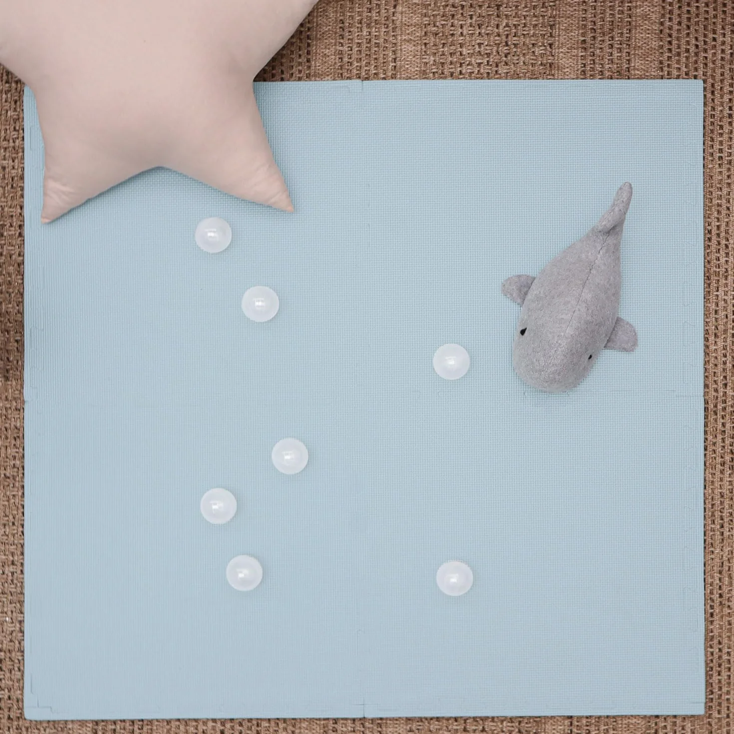 LittleTom Alfombra Puzzle Infantil Azul - 4 Piezas Encajables 50x50 cm - Colchoneta de Goma Espuma EVA 100x100 cm para Niños - Protector Suelo Acolchado sin BPA - Manta de Juegos Impermeable