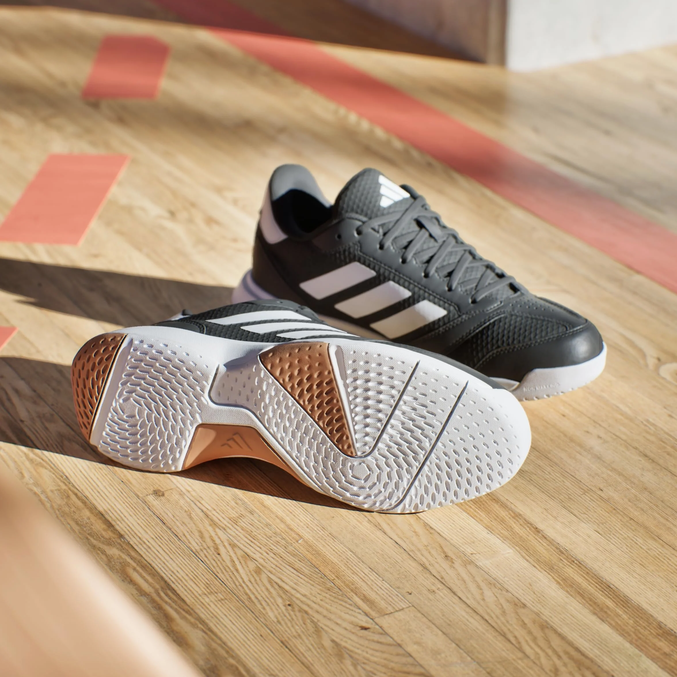 adidas Ligra 8 Men's Indoor Zapatilla