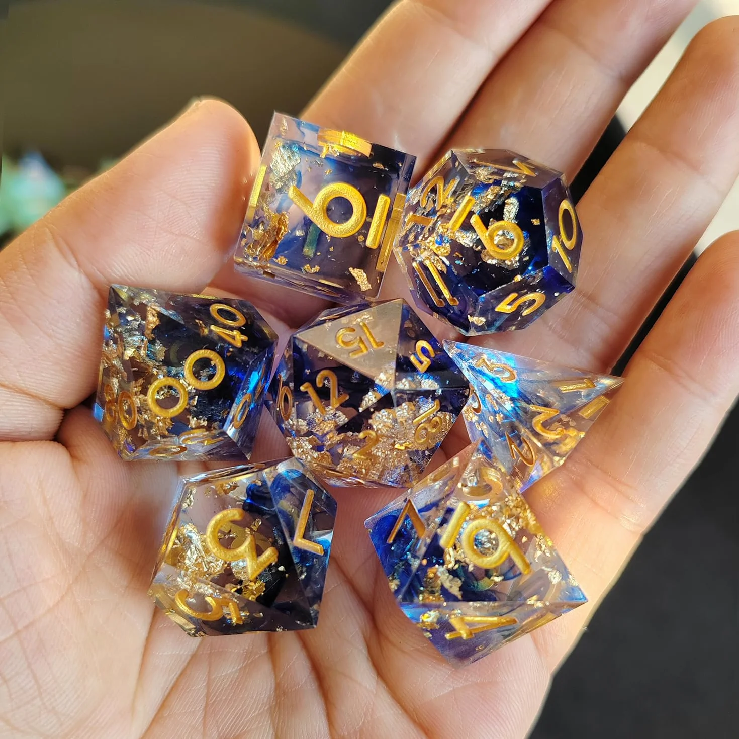 Juego Dados DND 7 Piezas D4 D6 D8 D10 D12 D20 D% Poliédrico Hecho a Mano Resina con Bordes Afilados Dados D&D para Mazmorras y Dragones Pathfinder Roll Juegos de Mesa RPG MTG con Caja Regalo