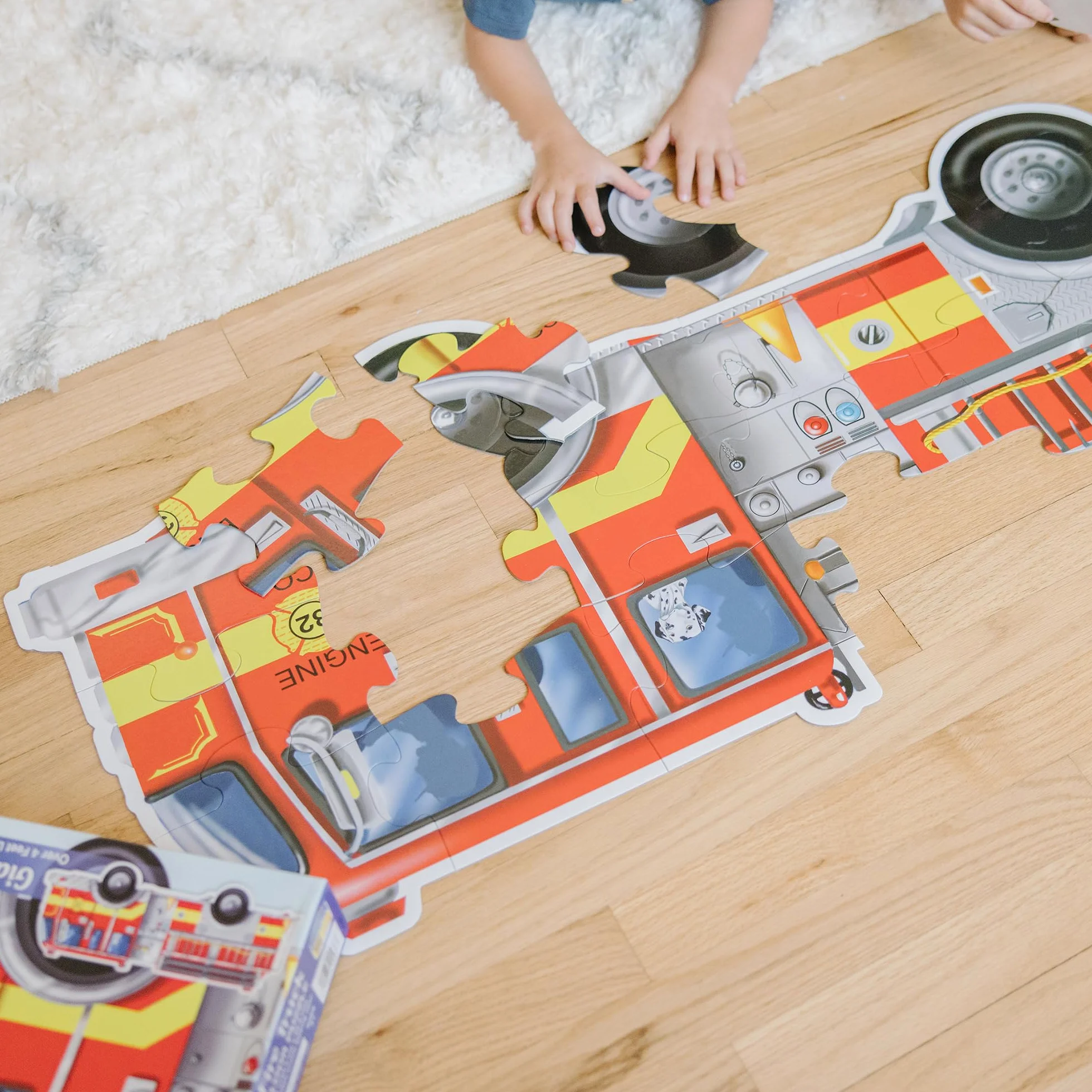 Melissa & Doug - Puzzle de Suelo de Camión de Bomberos Gigante (Superficie fácil de Limpiar, fomenta la coordinación visomotriz, 24 Piezas, 121,92 cm de Largo x 45,72 cm de Ancho)