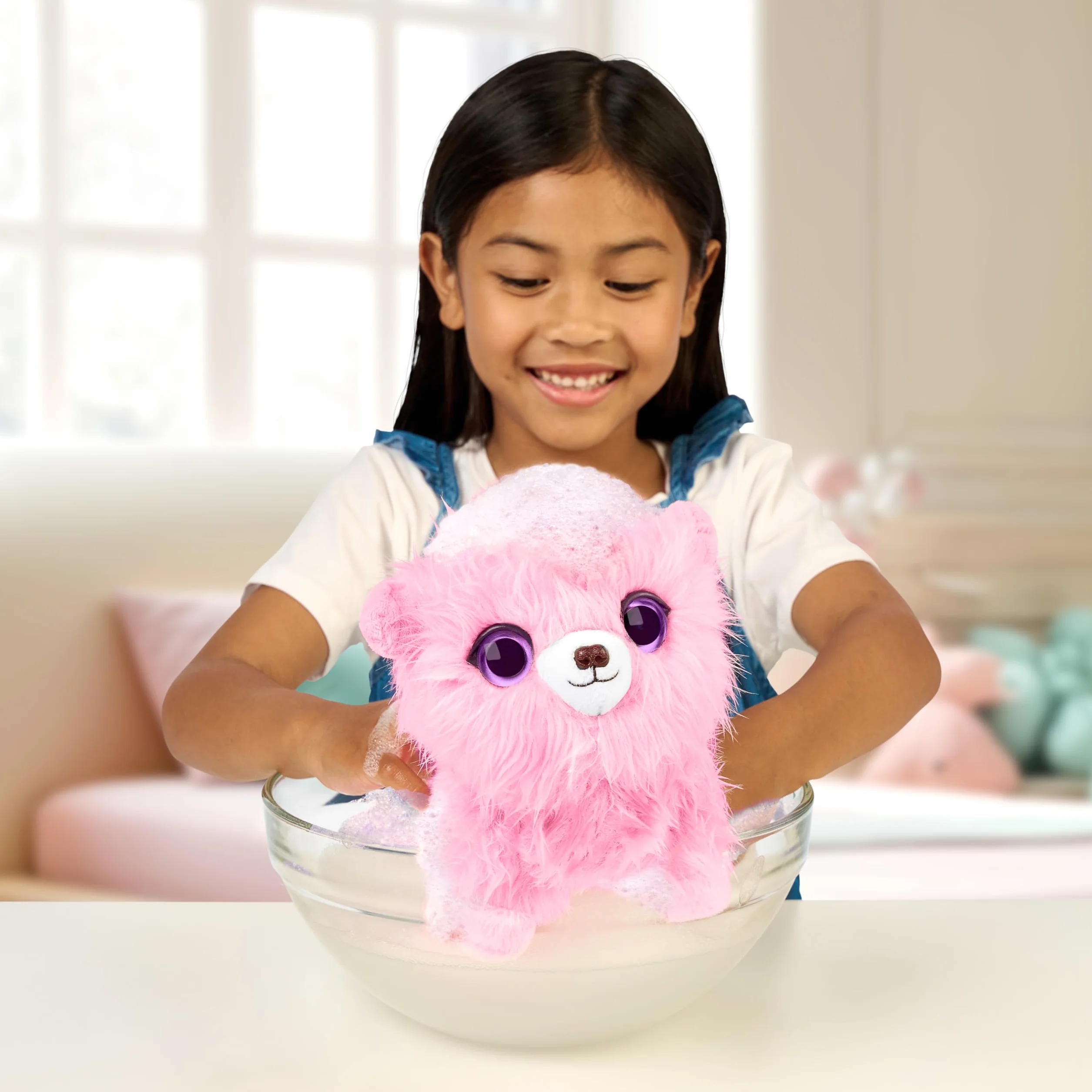 SCRUFFALUVS Little Live Pets Scruff Mascota Rosa - Peluche Sorpresa, 19 cm - Lava para Descubrir 1 de 3 Mascotas rescatadas: Perrito, Conejito o Gatito - Incluye un transportín Deluxe de 22 cm