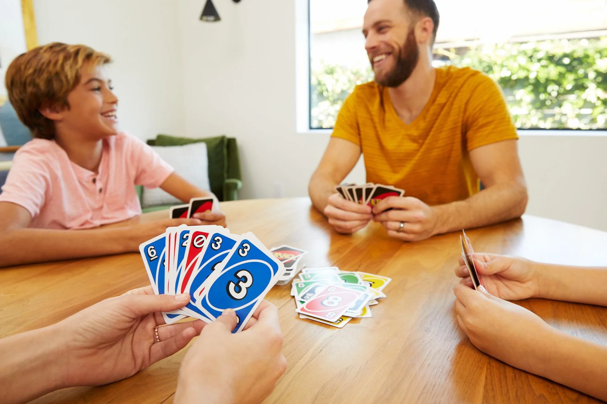 Mattel Games UNO Original Juego de Cartas Familiar Clásico 112 Cartas 2-10 Jugadores 7+ Años