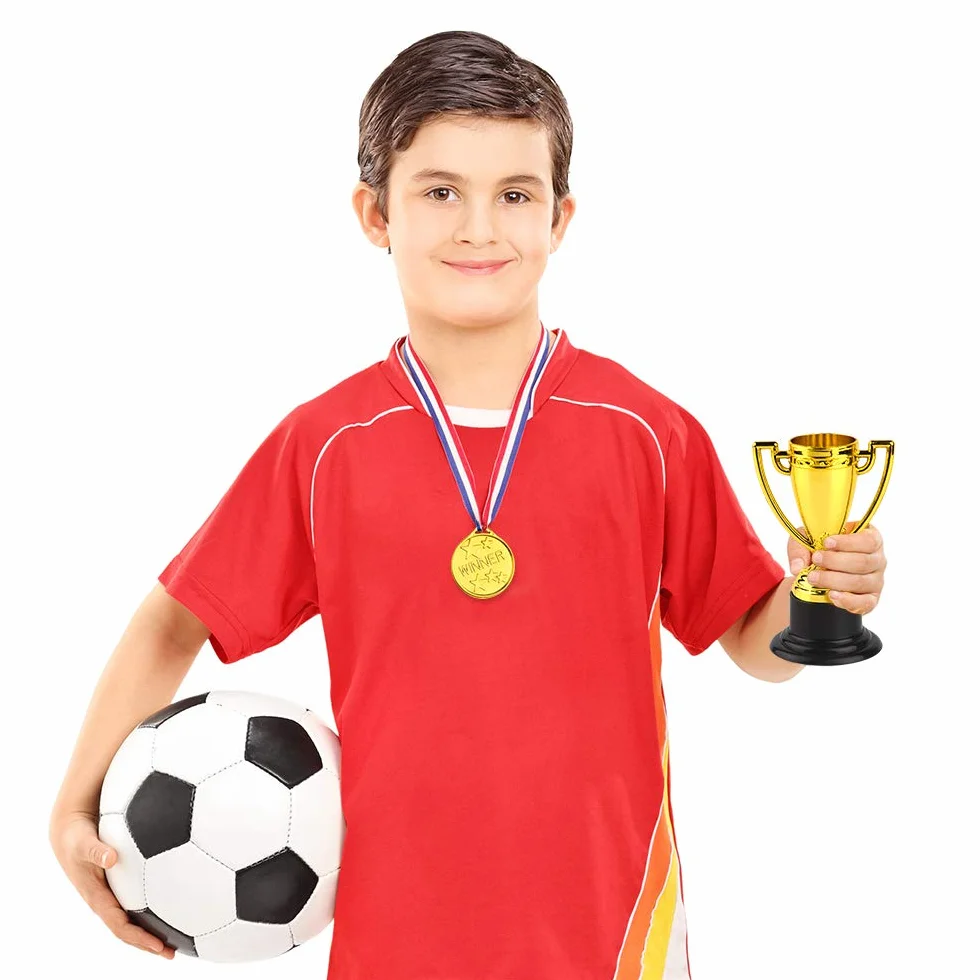 FEPITO Juego de Medallas y Copas de Trofeo 50 Piezas, Copa de Plástico Dorada 10 Piezas, Medallas de Ganador 40 Piezas para Premios Infantiles