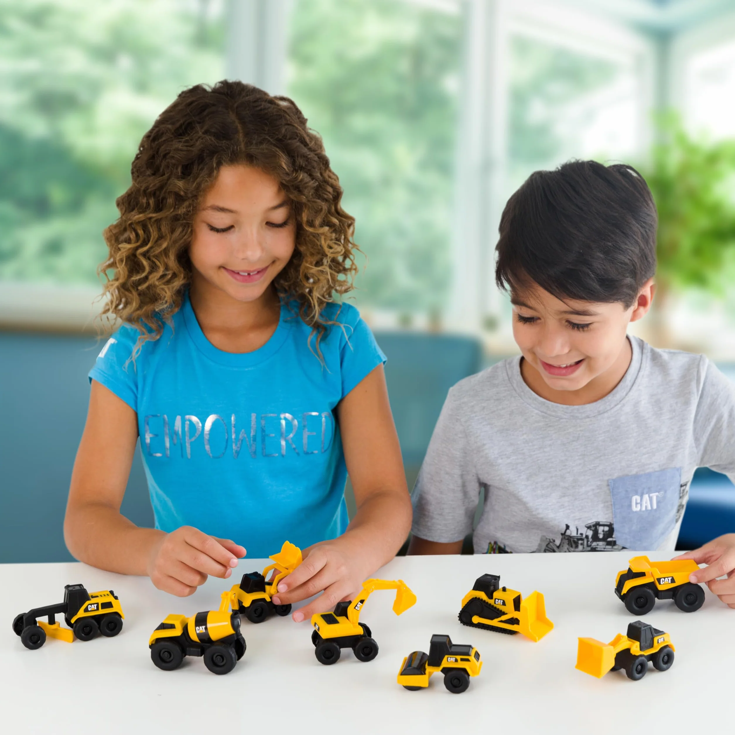 CatToysOfficial | Máquinas y Camiones de Juguete para Niños |8 Piezas – 2 Camión Volquete, 2 Pala Cargadora, Excavadora, Retroexcavadora, Bulldozer, | Juguetes Niños 3 Años o Más