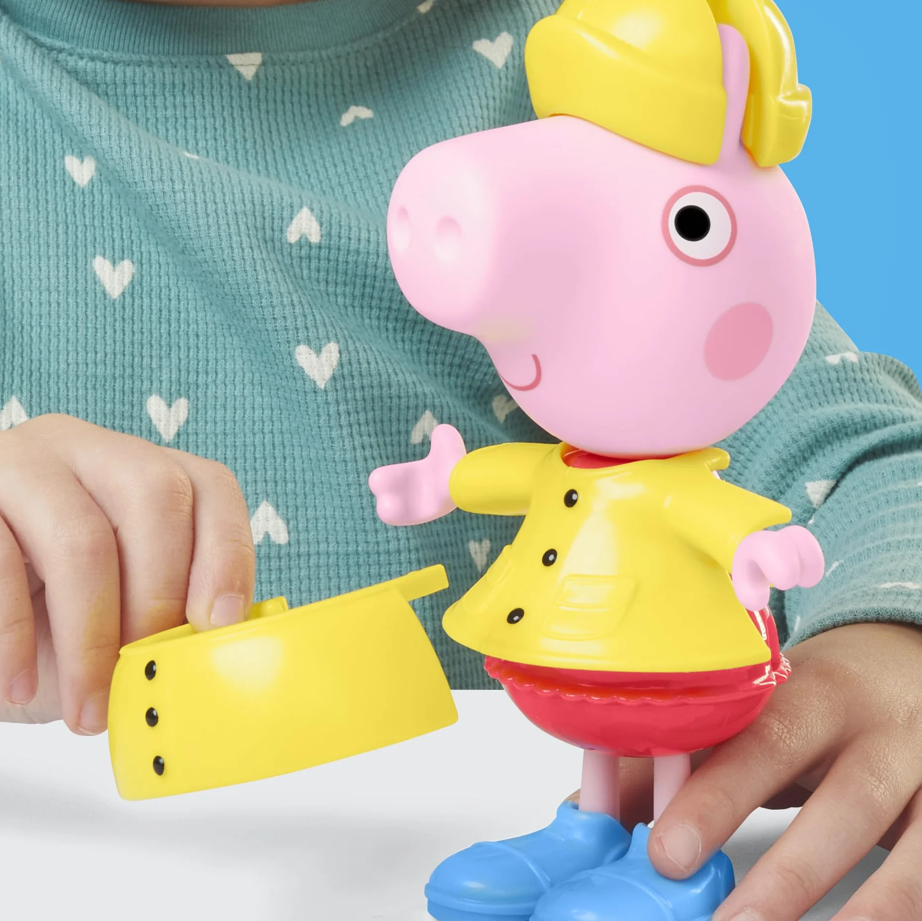 Hasbro Peppa Pig, Estilos Divertidos en Días de Lluvia, Muñecas para Niñas y Niños de 3 Años, Juguete con Accesorios, Traje de Color Amarillo, Inventar Historias, Reyes Magos
