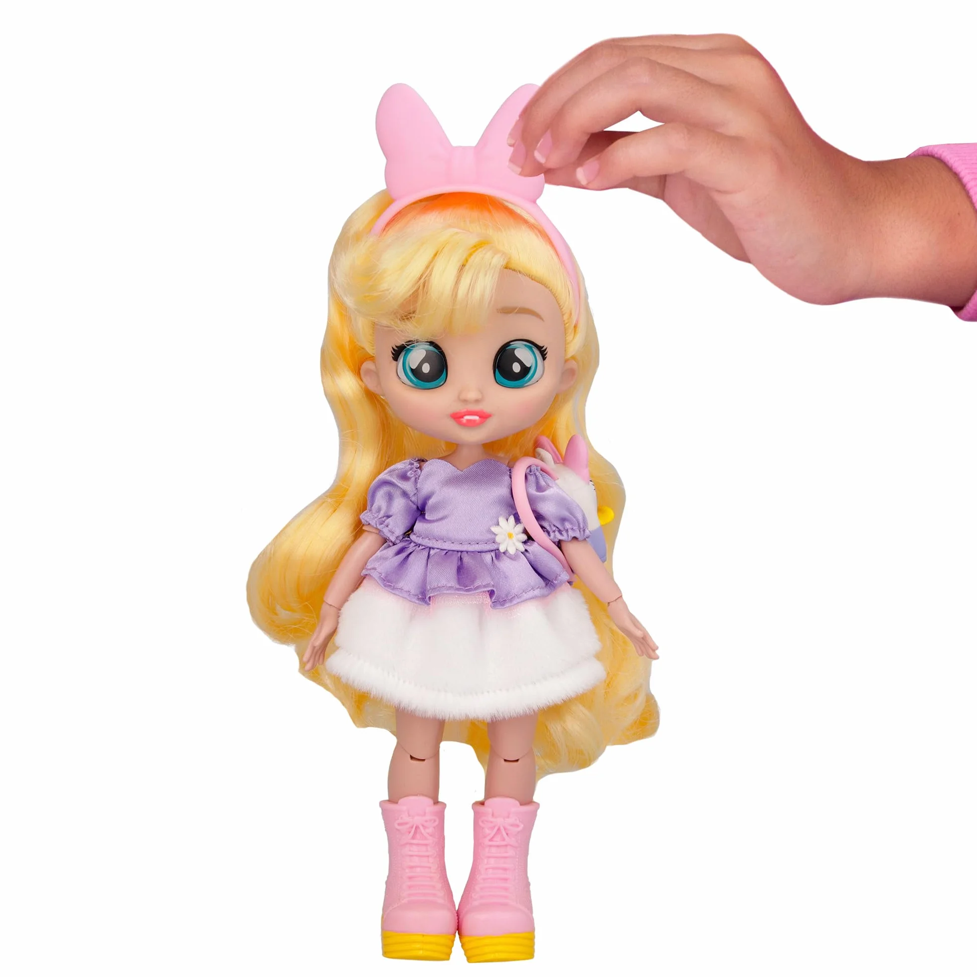 BFF by BEBÉS LLORONES Disney Daisy, Muñeca Articulada para Jugar A Vestir, Accesorios Inspirados En Daisy Duck, Juguete para Niños y Niñas a Partir de los 3 Años