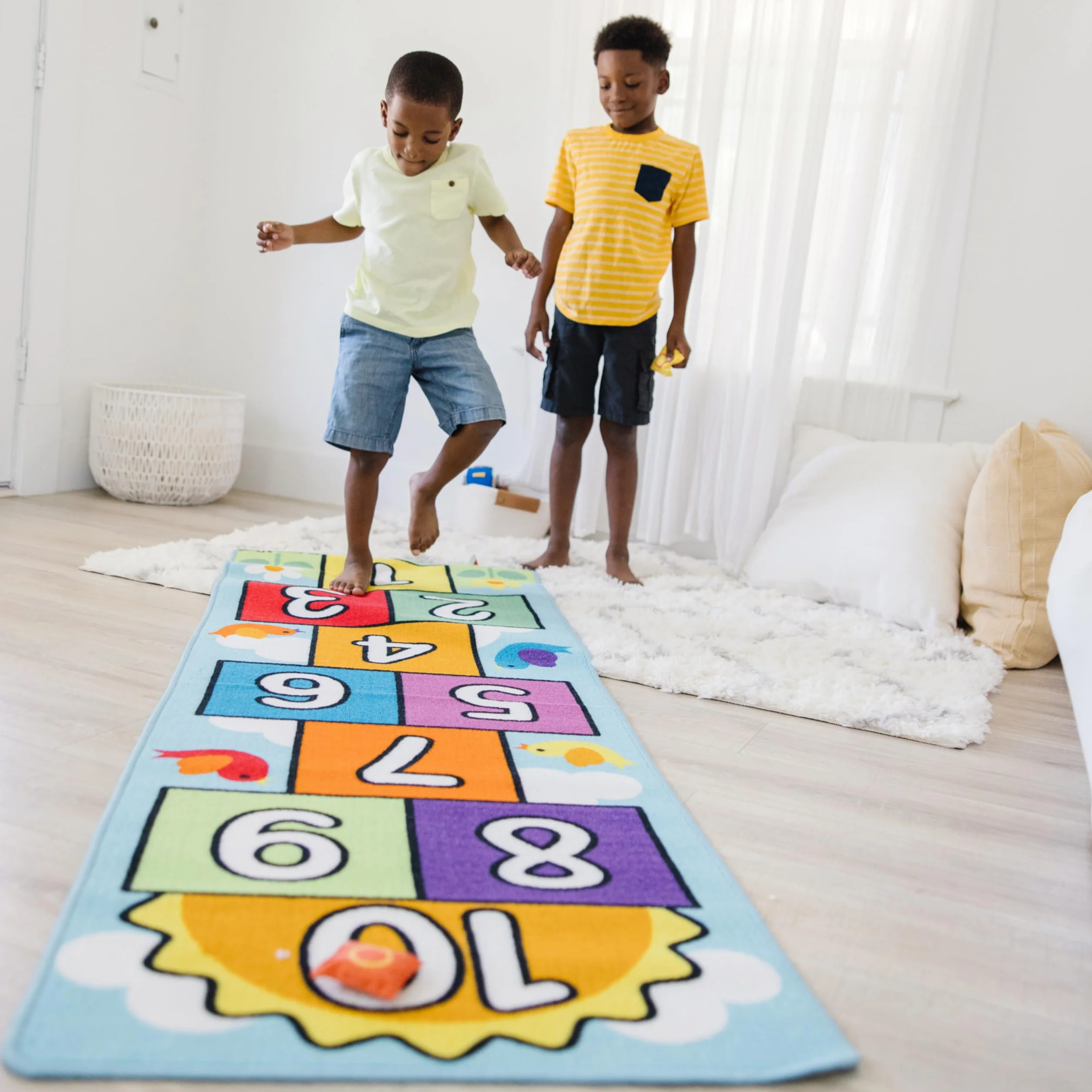 Melissa & Doug - Alfombra Tejida, Hop & Count Hopscotch Rug (19402)