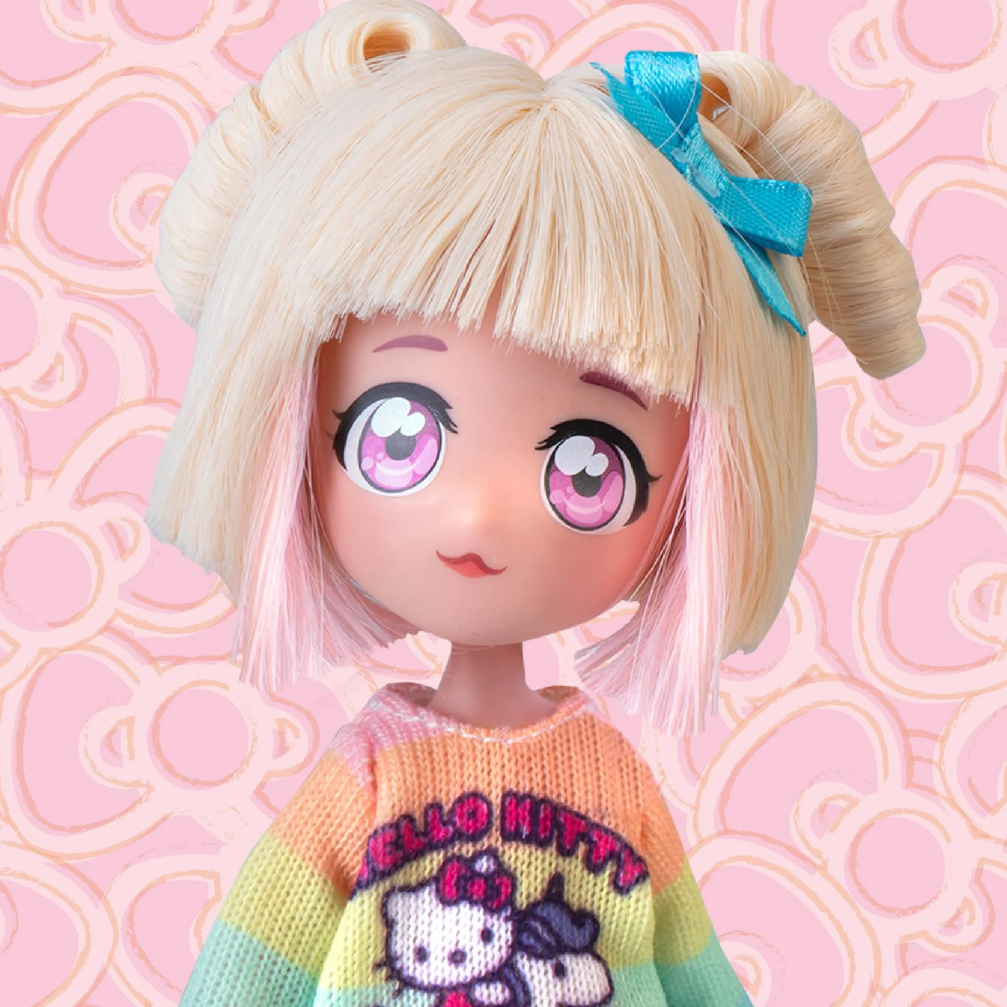 4SF - Hello Kitty Manga Fashion Unicorns, Muñeca Fashion Japonesa, Figura de 19,5 cm con 15 Puntos de Articulación, Incluye Falda Ra-Ra, Calentadores y Diadema con Orejas, Famosa (HKTF2000)
