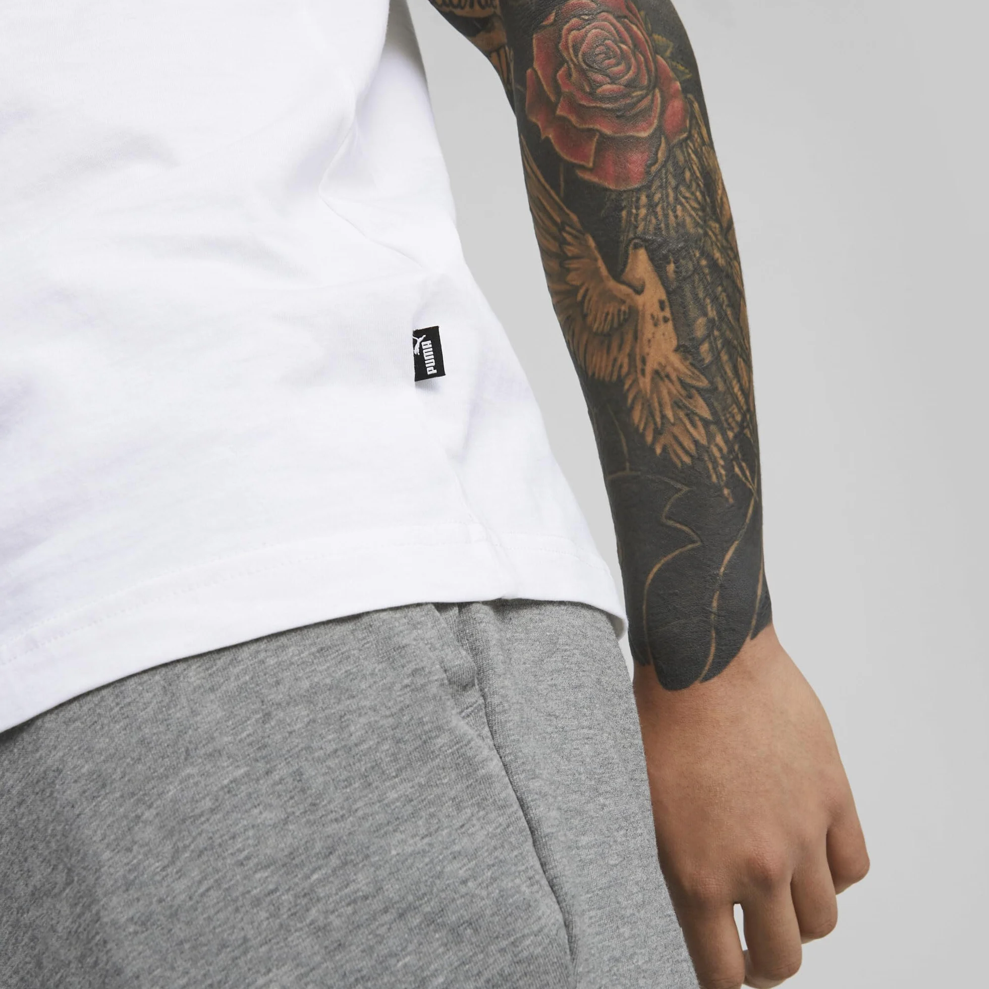 PUMA Men's ESS Logo tee T Shirt