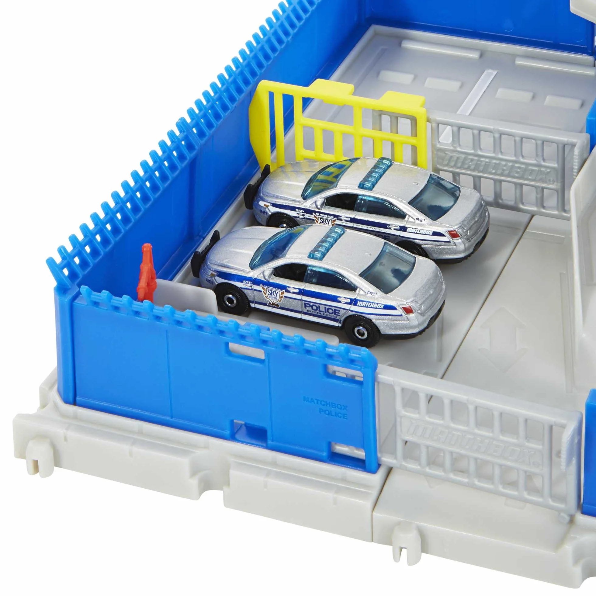 Matchbox Action Drivers Estación de policía Set de Juego con Pistas para Coches de Juguete con Sonidos, Incluye 1 vehículo y 1 helicóptero, +3 años (Mattel HHW22)