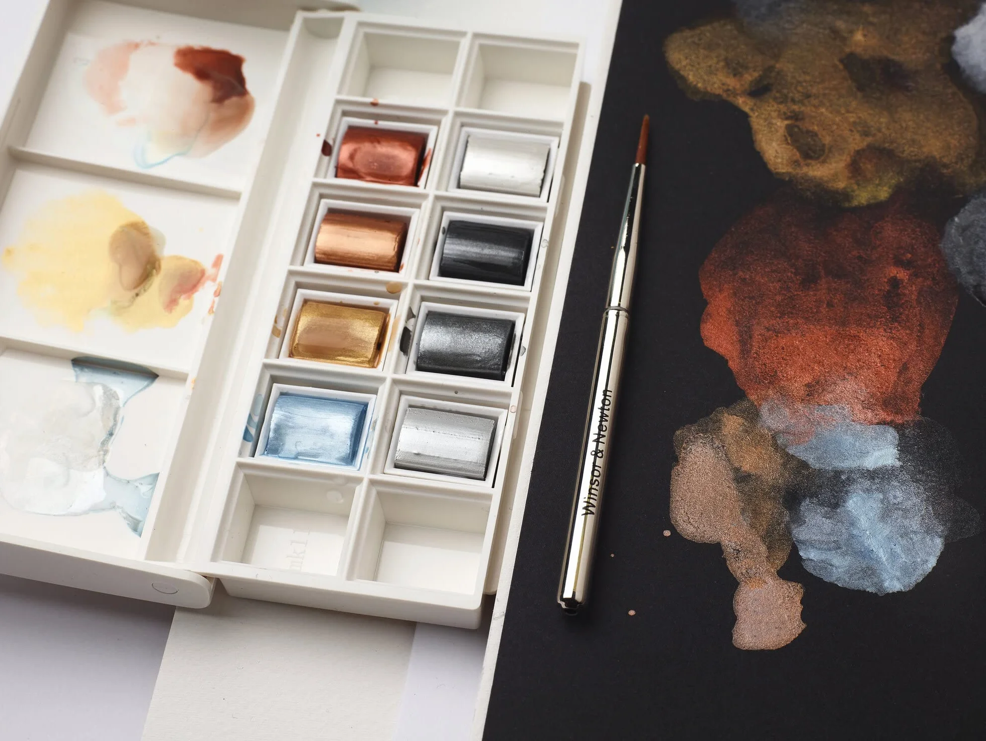 Winsor & Newton Acuarela Cotman Metallics - Set de 8 medio godets con colores metálicos