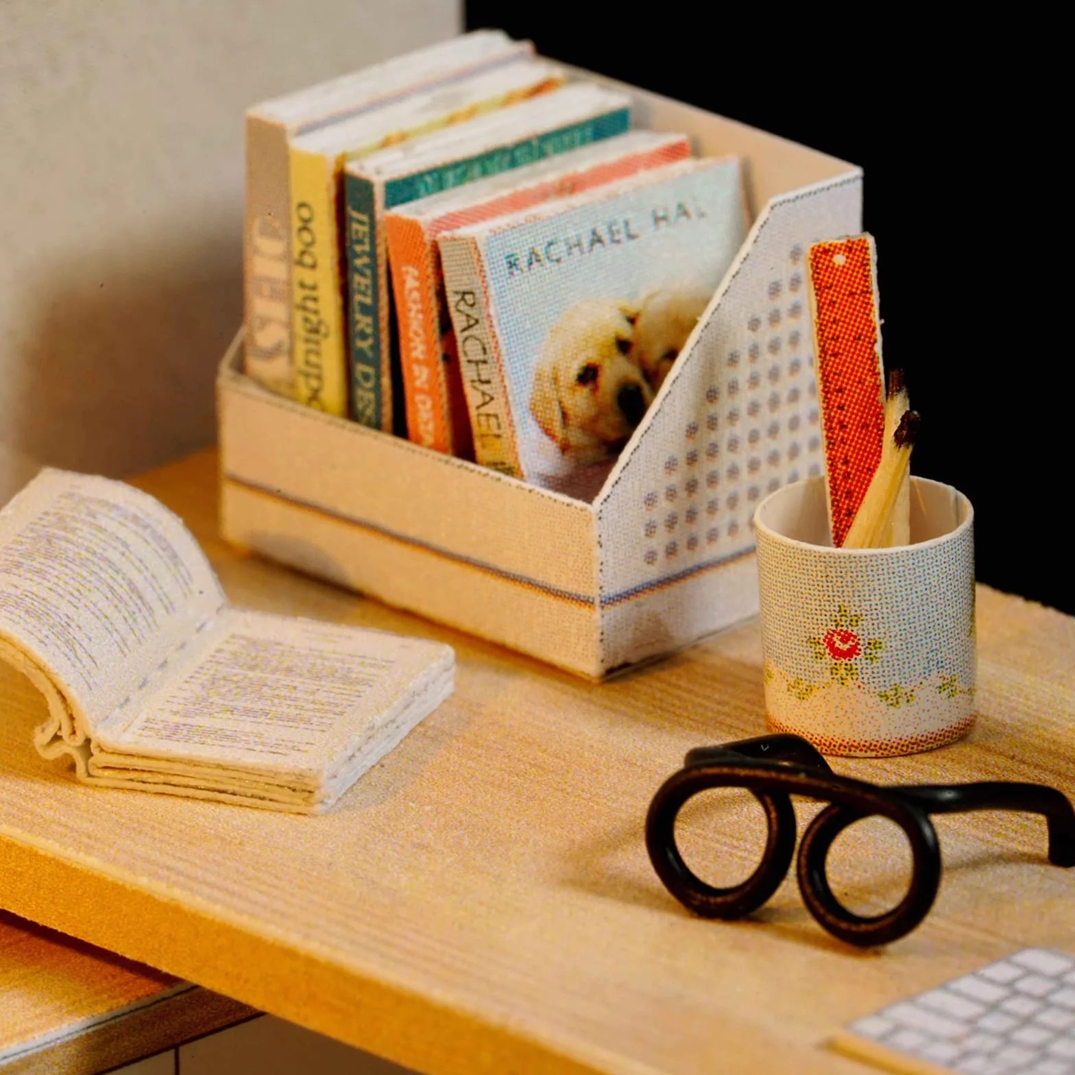 CUTEROOM Kit de casa de Madera en Miniatura 1:32 coleccionista con Muebles y Accesorios
