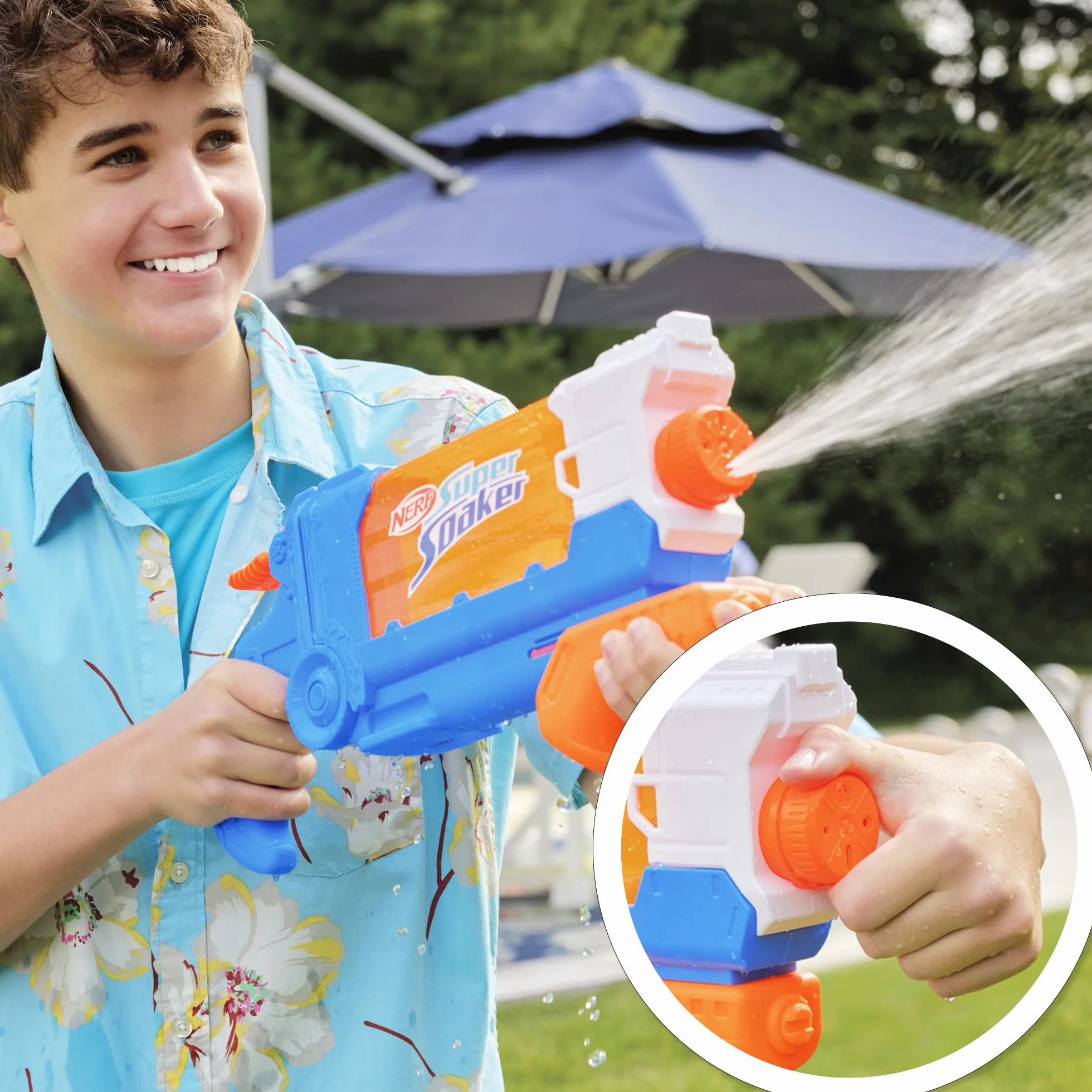 Hasbro Nerf Super Soaker Flip Fill, Lanzador de Agua para Niños y Niñas a Partir de 6 Años, 4 Estilos de Rociado, Llenado Rápido, Tanque de 0,8 L, Juegos de Exterior