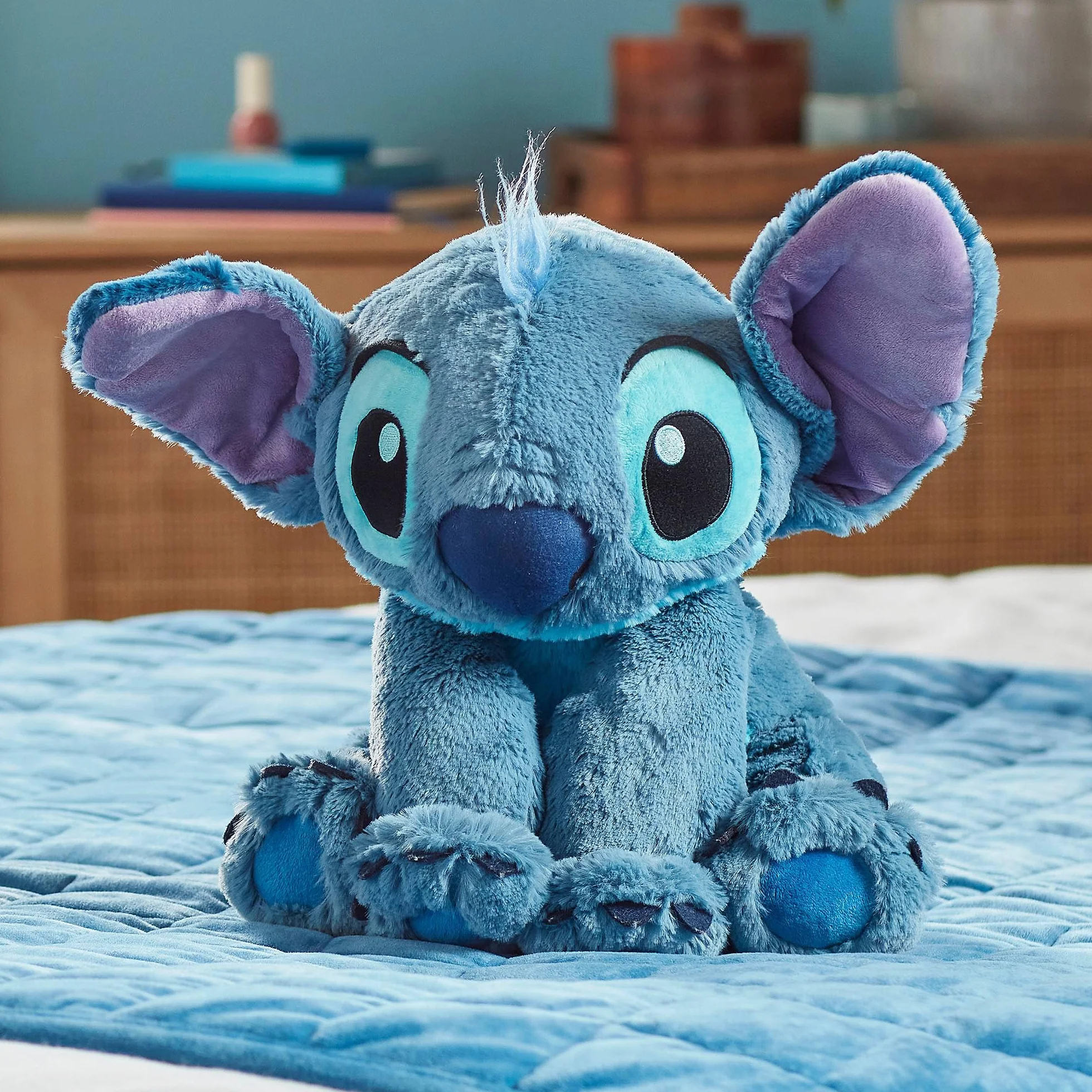 Disney Store Peluche Mediano Stitch 38 cm Textura Afelpada Detalles Bordados Orejas Flexibles